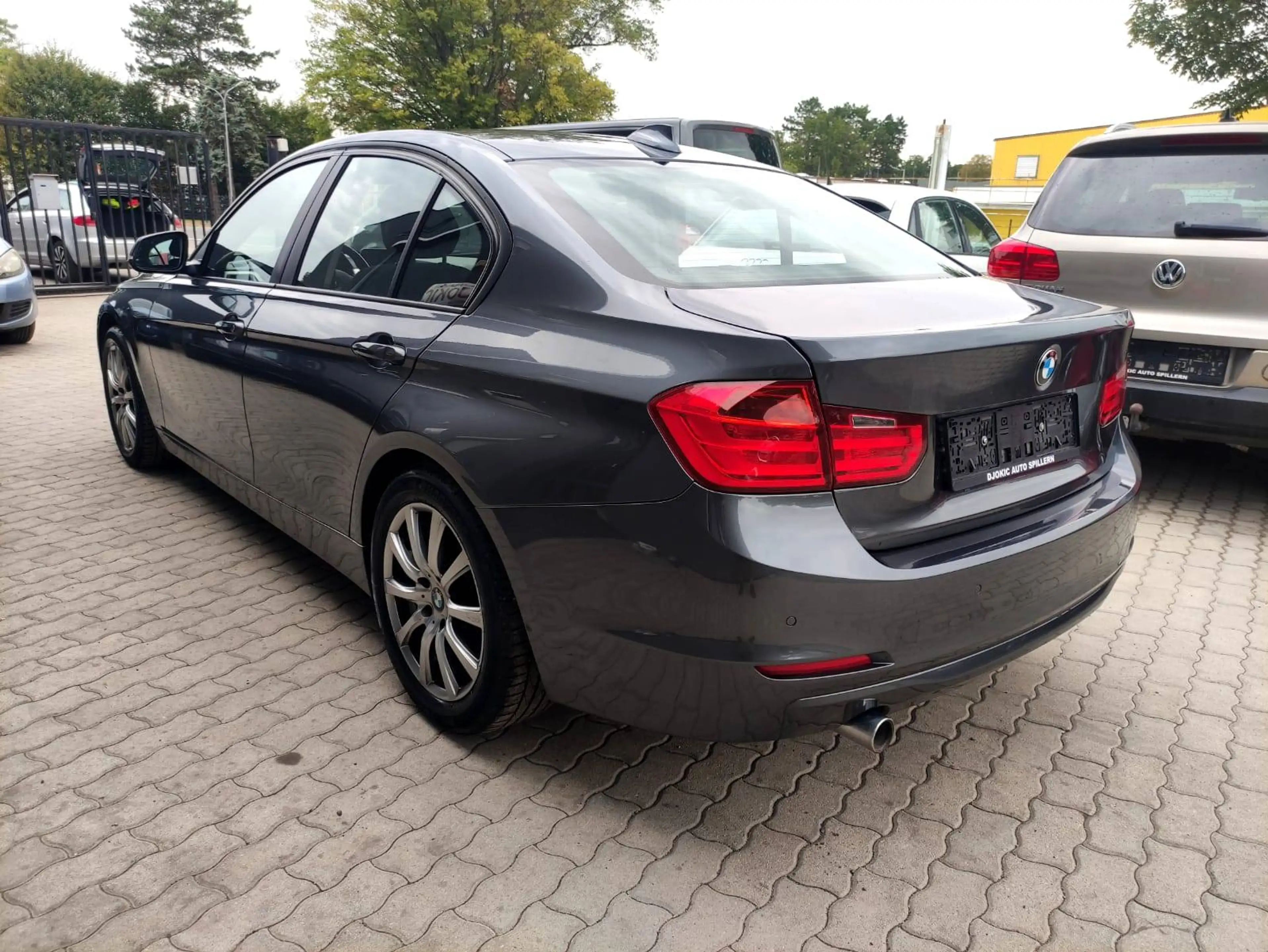 BMW 318 — photo 3