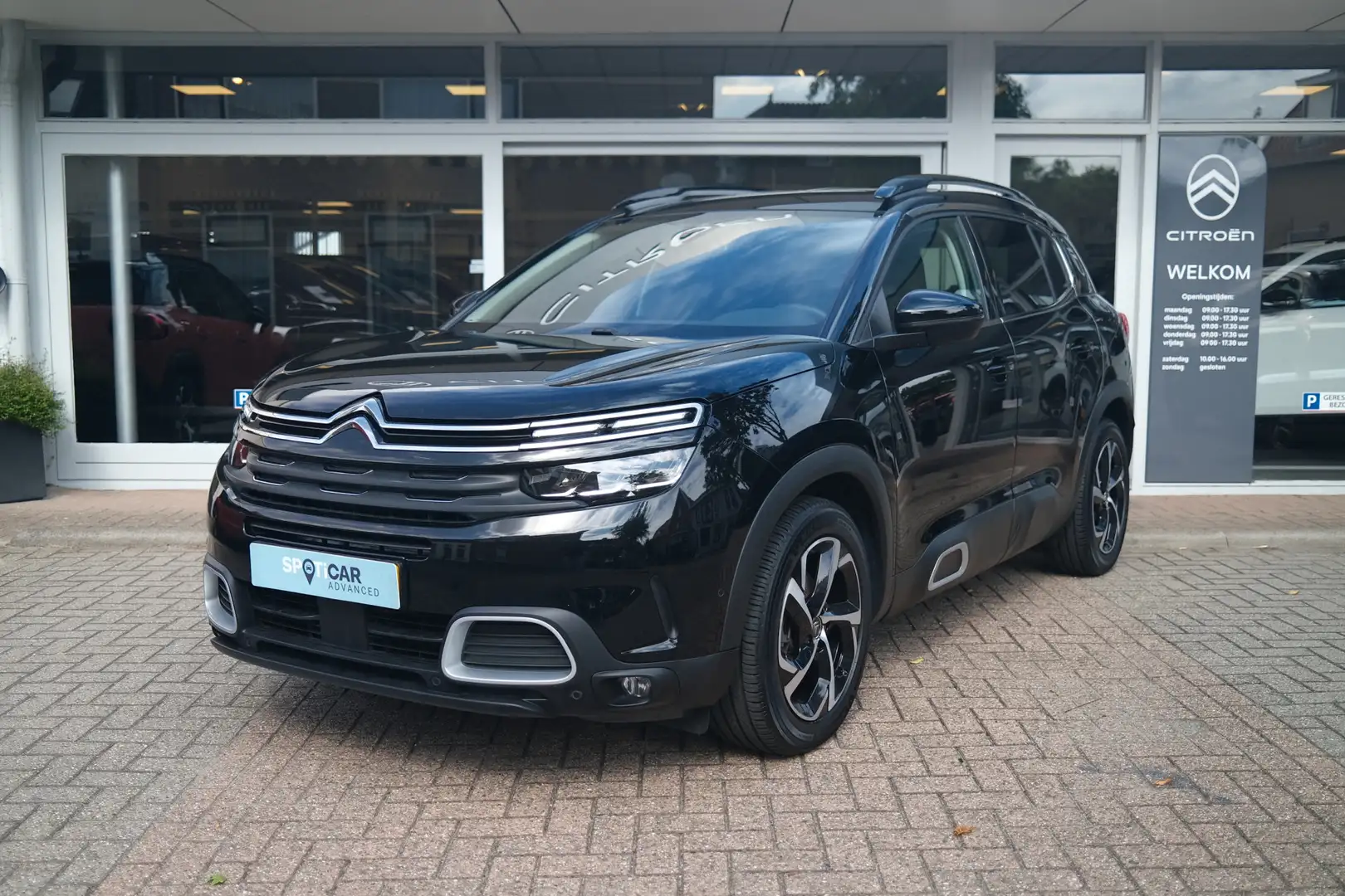 Citroen C5 Aircross PT 130 Feel Leer | Trekhaak | Stoelverwarming Zwart - 2