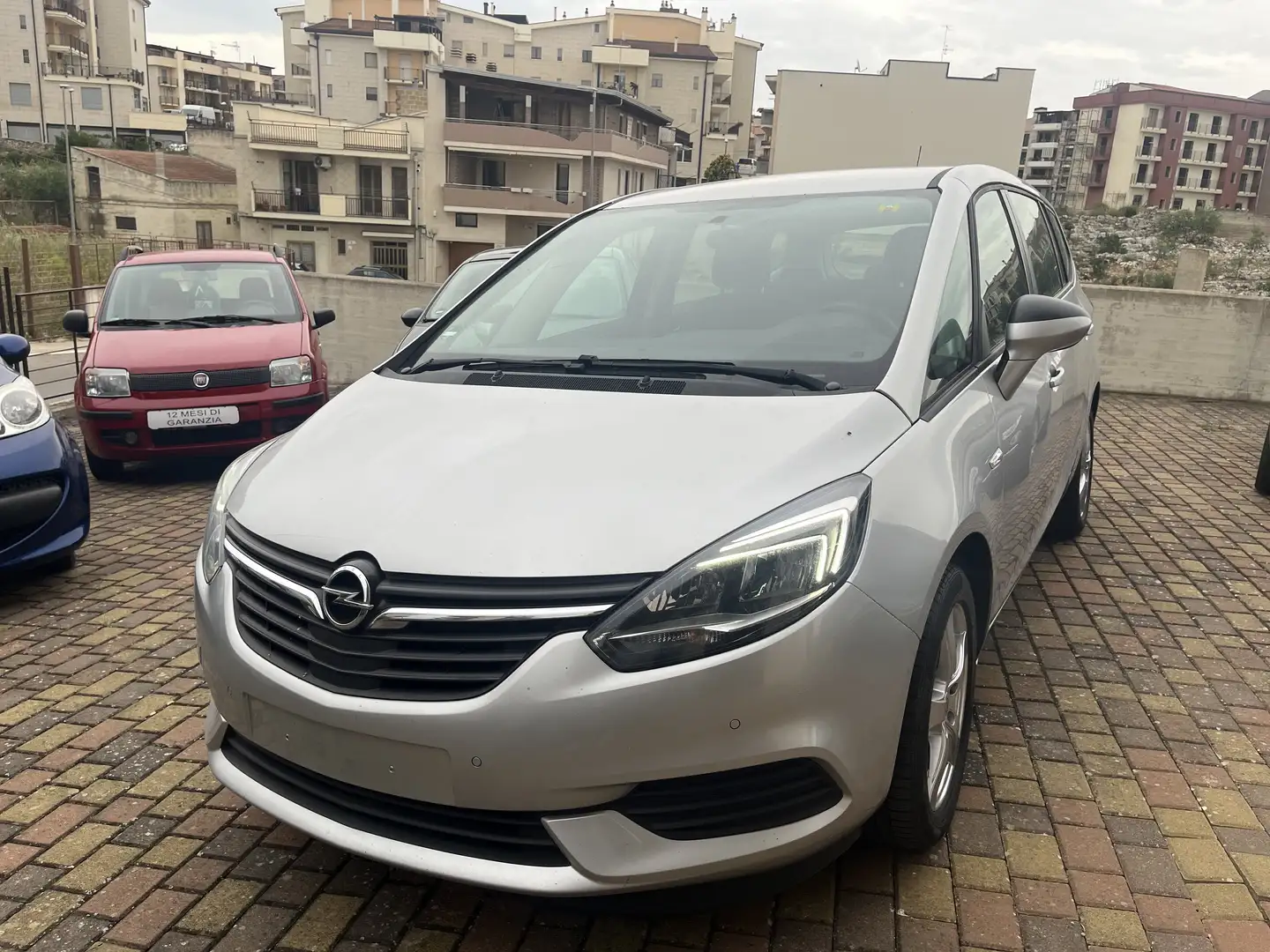 Opel Zafira 1.6 Diesel120cv Ezüst - 1