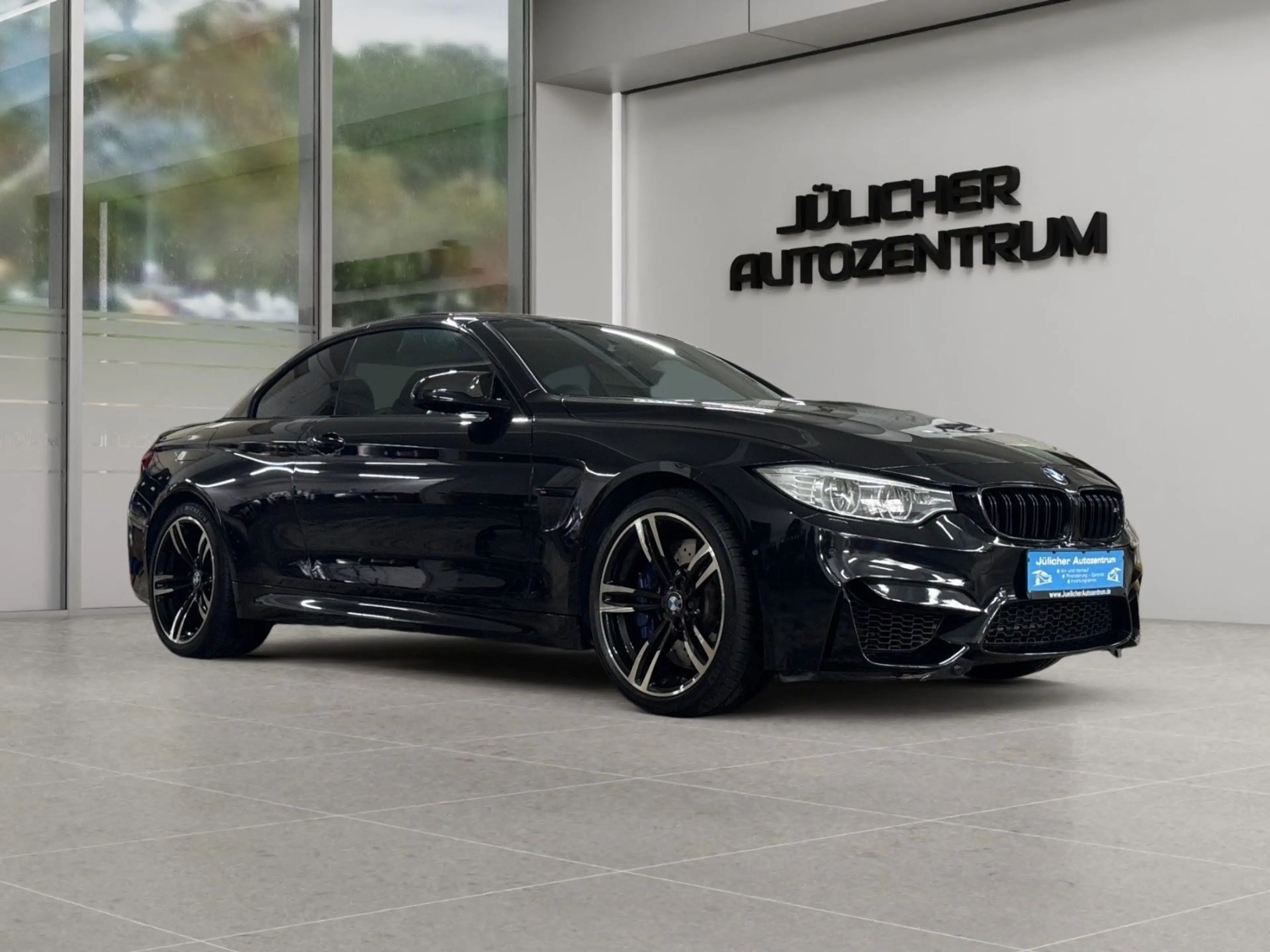 BMW M4 Cabrio / Harman&Kardon, Scheckheft