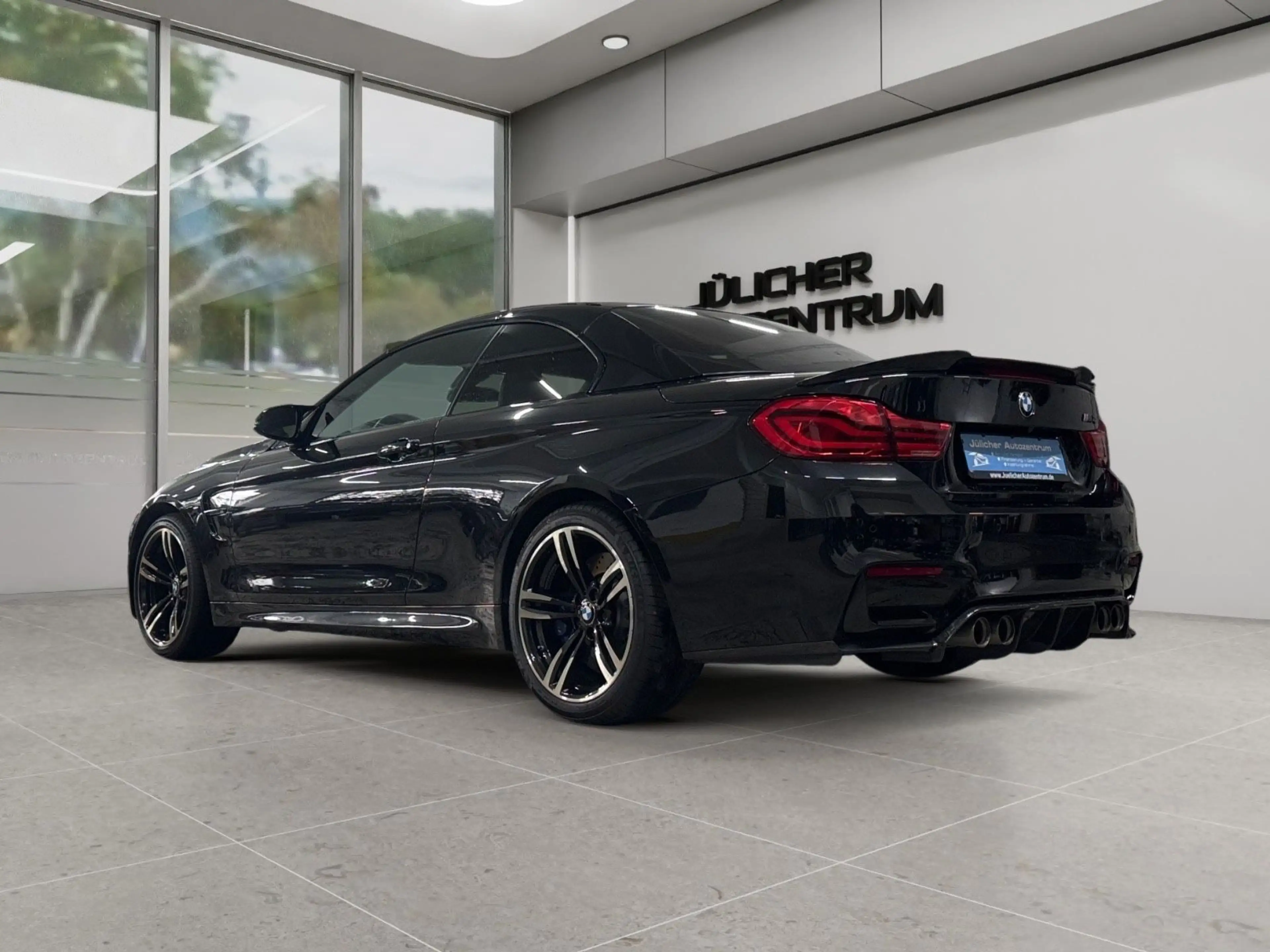 BMW M4 Cabrio / Harman&Kardon, Scheckheft — photo 6