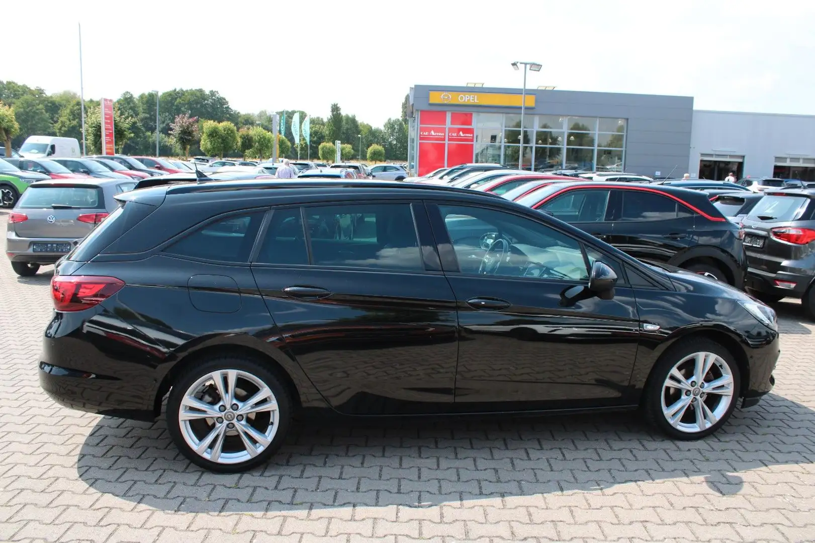 Opel Astra K ST 1.2 Ultimate*Navi*Kamera*AHK* Zwart - 2