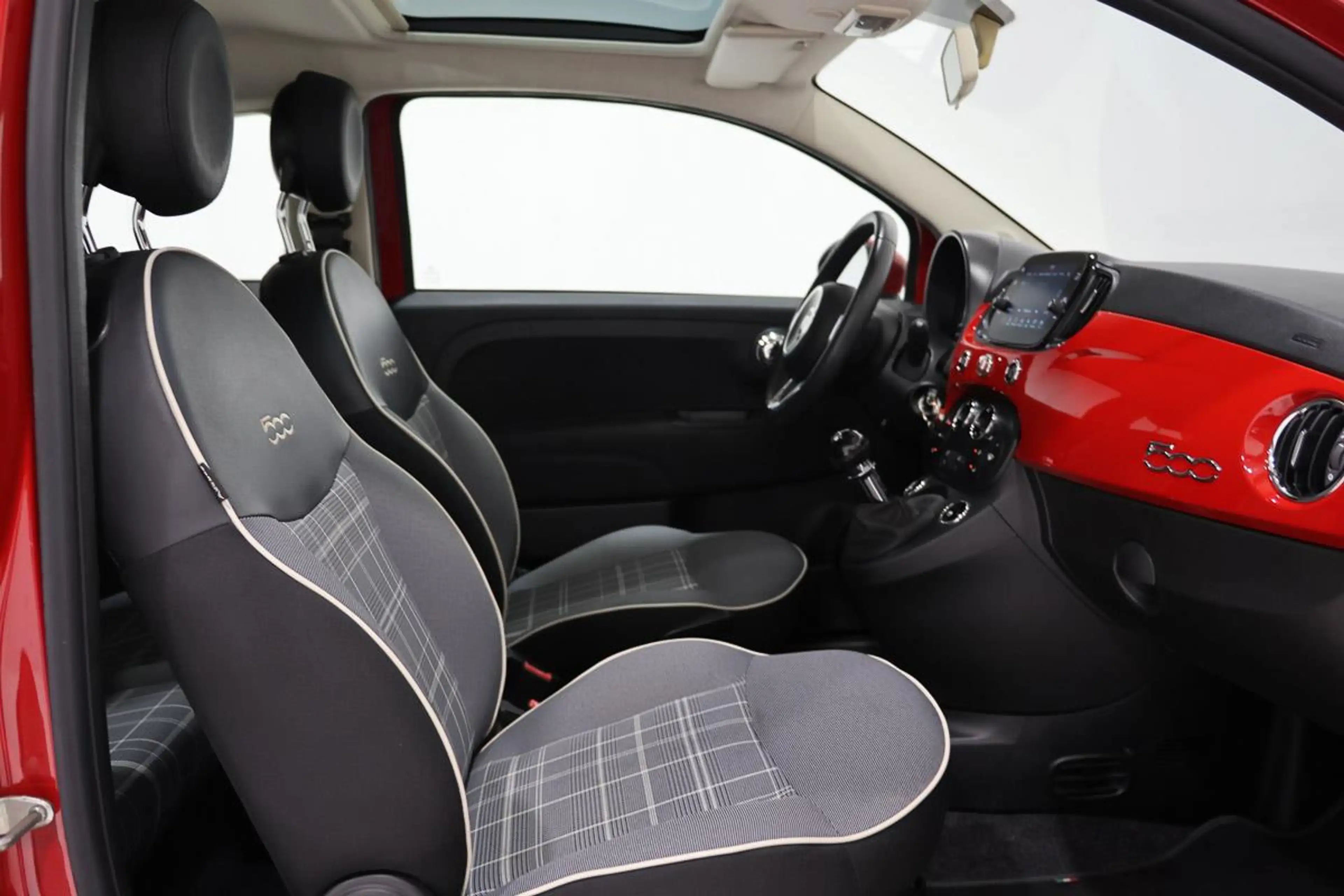 Fiat 500 1.2 - 70 - LOUNGE PANO - JA - CARPLAY - REGU — photo 8