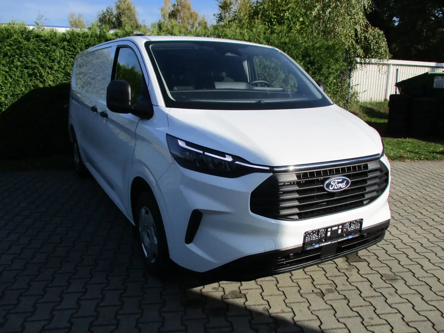 Ford Transit Custom 300 L2H1 LKW VA Trend, Navi, LED, Klima Weiß - 2