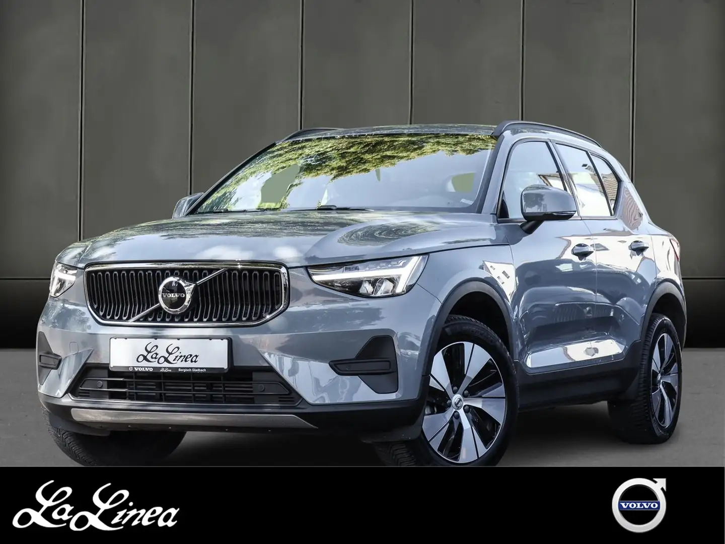 Volvo XC40 T2 Essential 2WD Grau - 1
