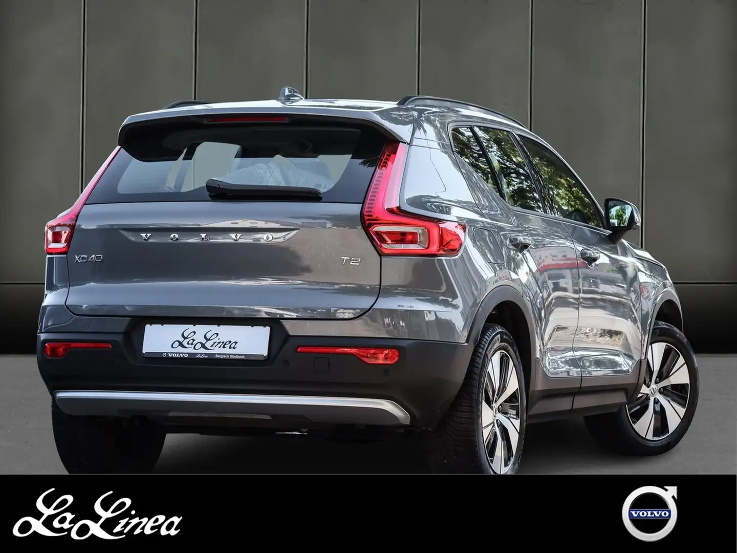 Volvo XC40 T2 Essential 2WD Grau - 2