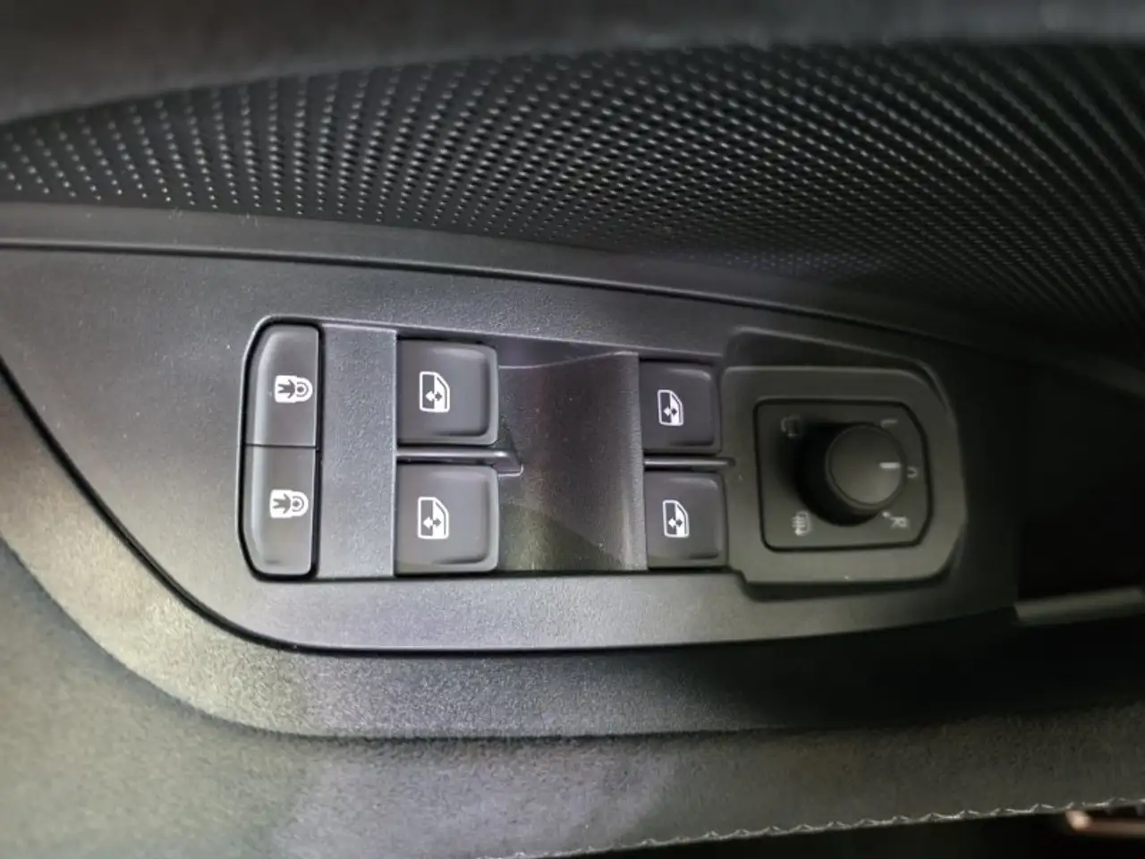 Skoda Kodiaq Sportline 1,5TSI DSG aAHK/4*J.Gar/Matrix/Navi/ACC/, миниатюра 24