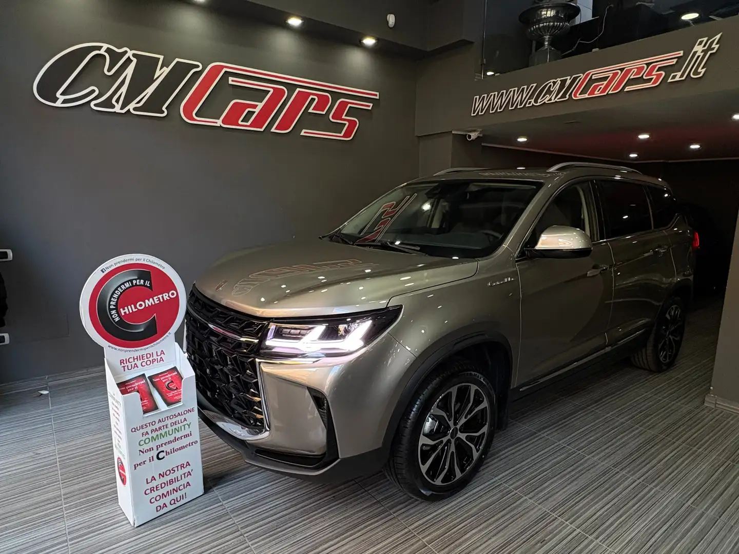 Cirelli Sonstige 3zero3 1.5 MHEV 170cv 7DCT Automatica NUOVA Gold Grau - 1