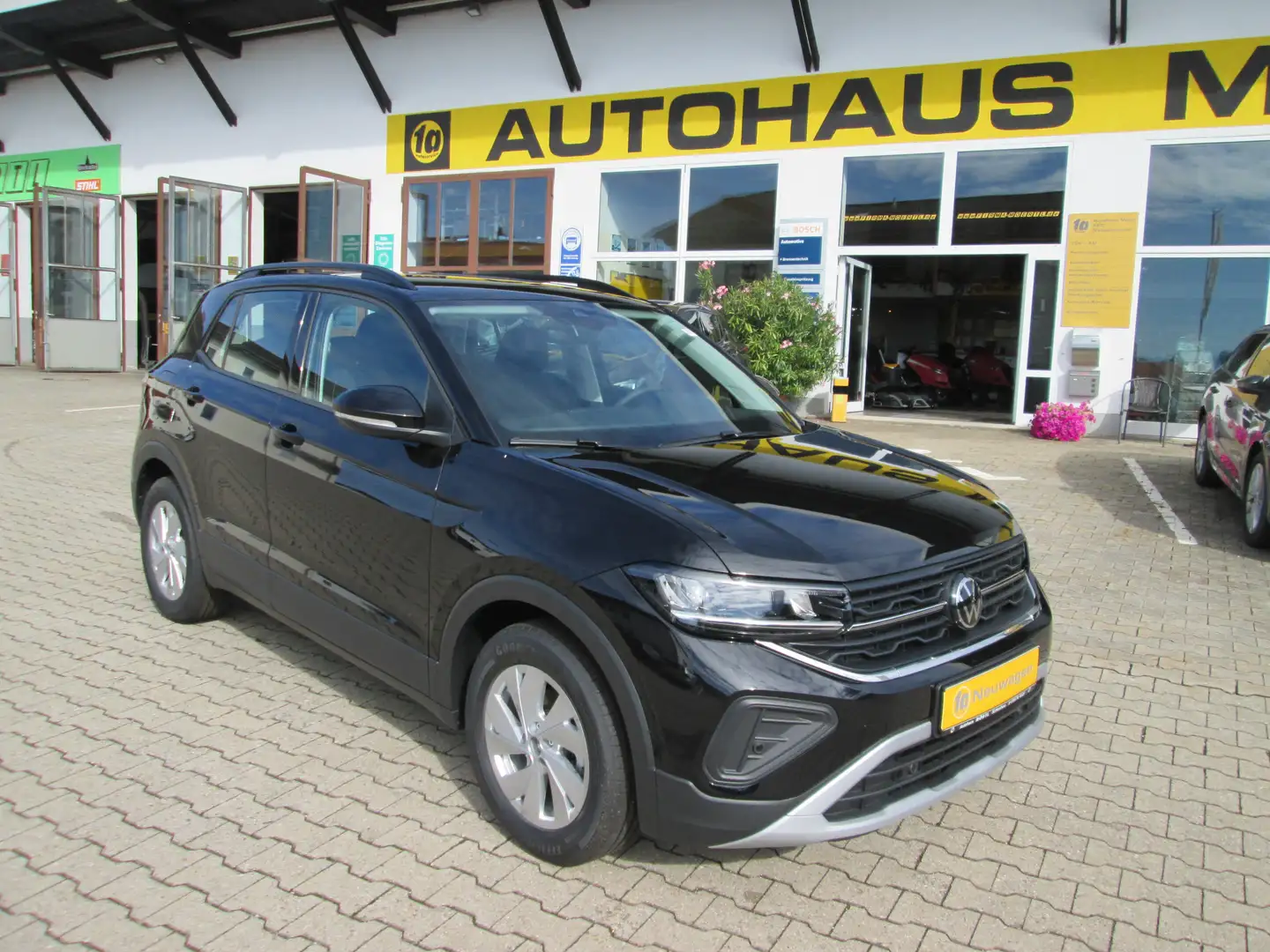 Volkswagen T-Cross 1.0 TSI 85 kW Life / Start Schwarz - 1