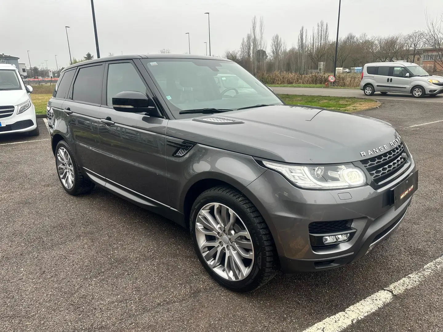 Land Rover Range Rover Sport 3.0 tdV6 HSE Dynamic auto my16 E6 Grau - 2