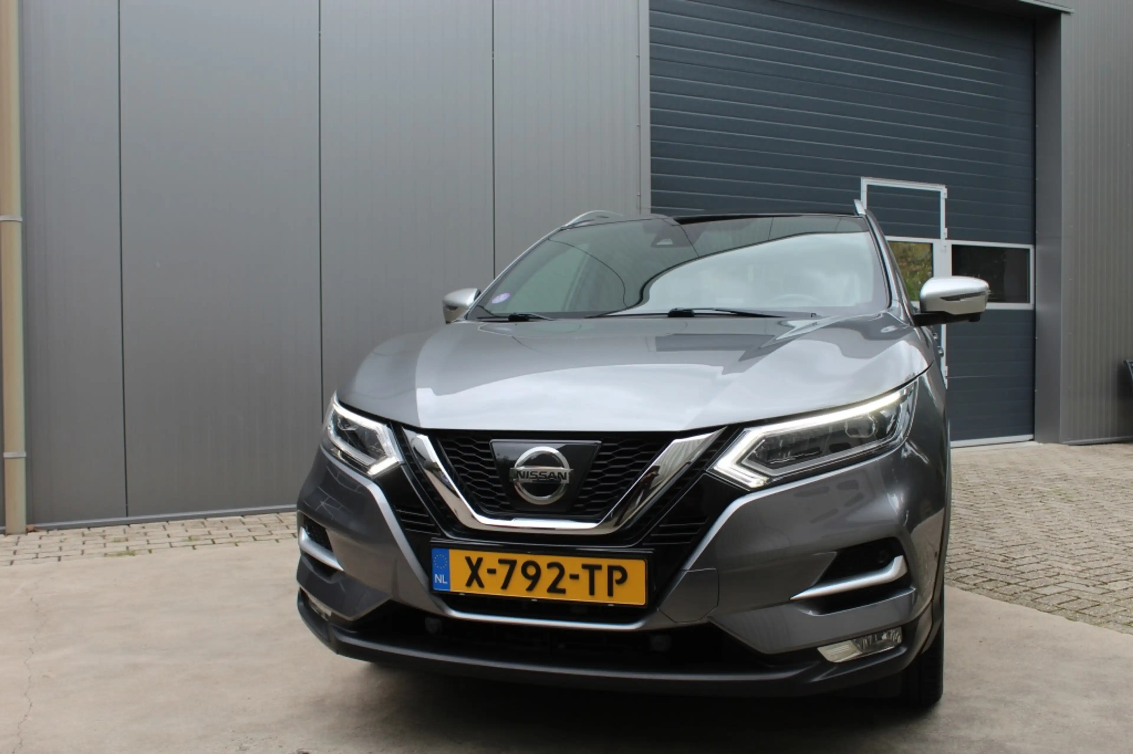 Nissan Qashqai 1.2 Tekna + / Leder / Panorama dak / 360 camera / — photo 8