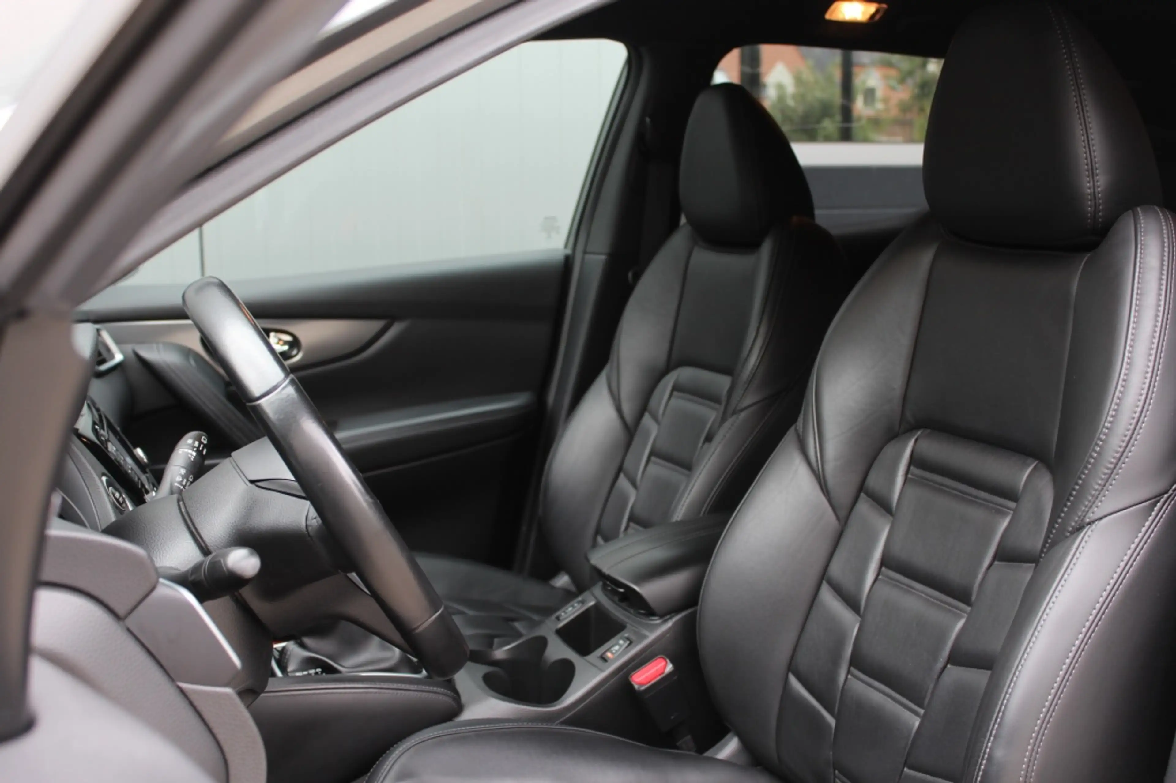 Nissan Qashqai 1.2 Tekna + / Leder / Panorama dak / 360 camera / — photo 14