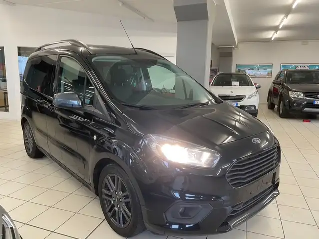 Ford Tourneo Courier SPORT