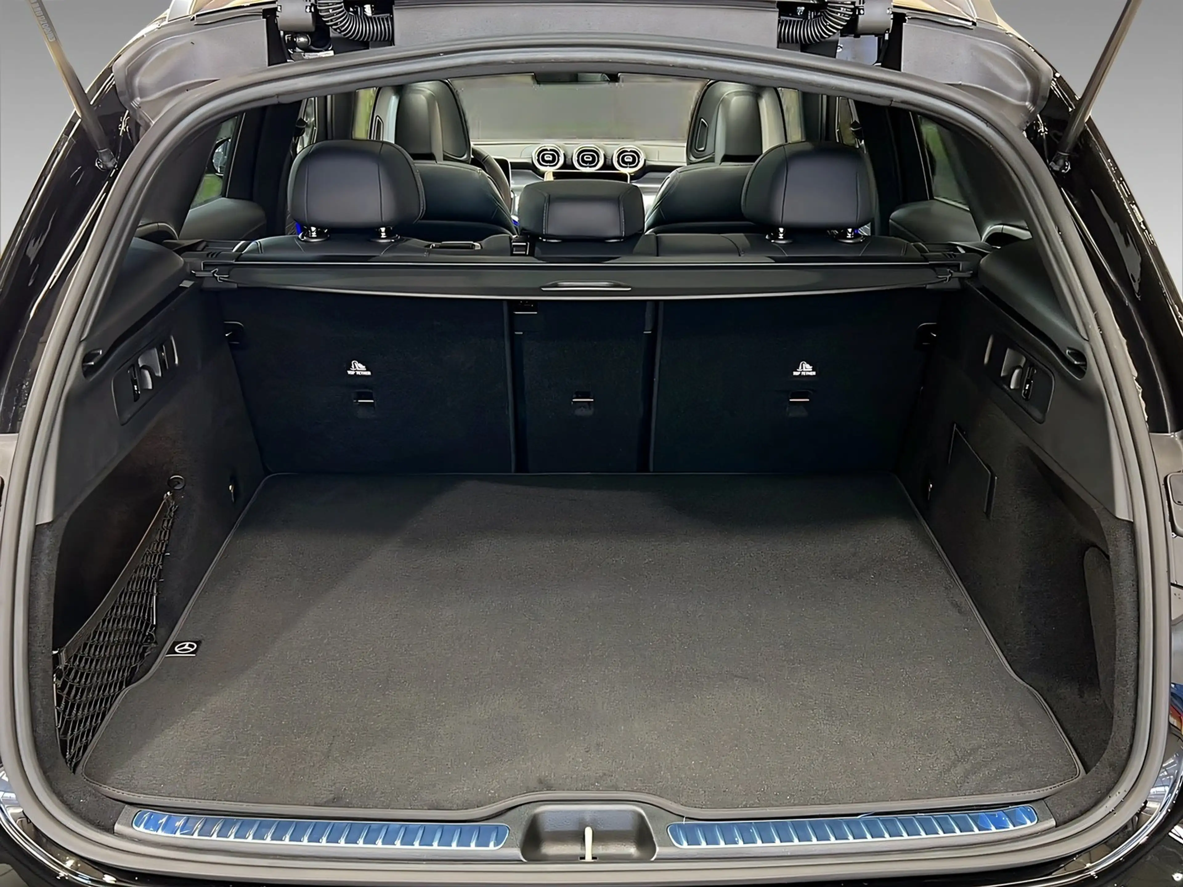 Mercedes-Benz GLC 450 d 4M AMG+DISTR+NIGHT+Burme+Memo+AHK+360° — photo 6