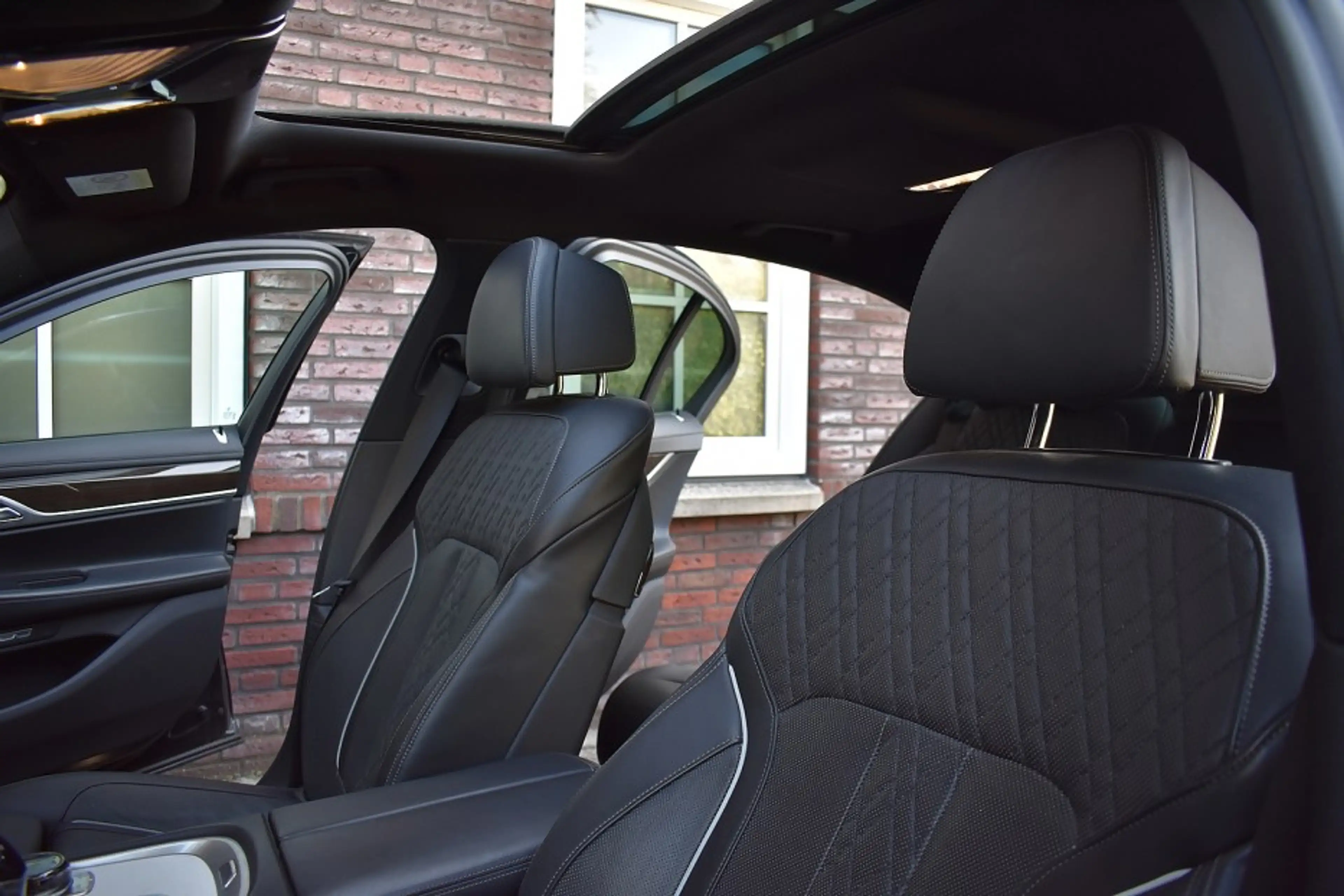 BMW 750 7 Series 750i xDrive High Executive/Trekhaak/Schui — photo 12