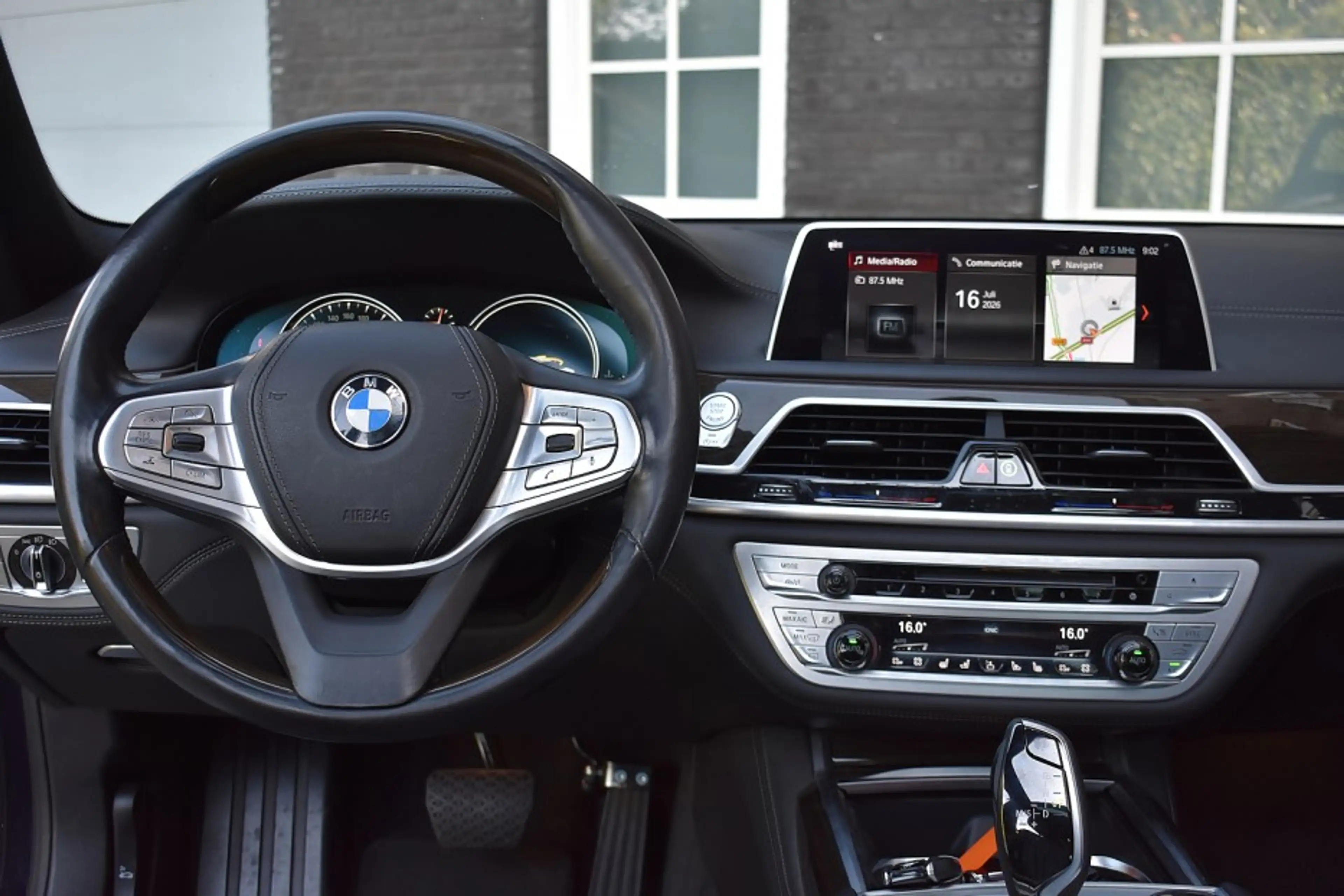 BMW 750 7 Series 750i xDrive High Executive/Trekhaak/Schui — photo 2