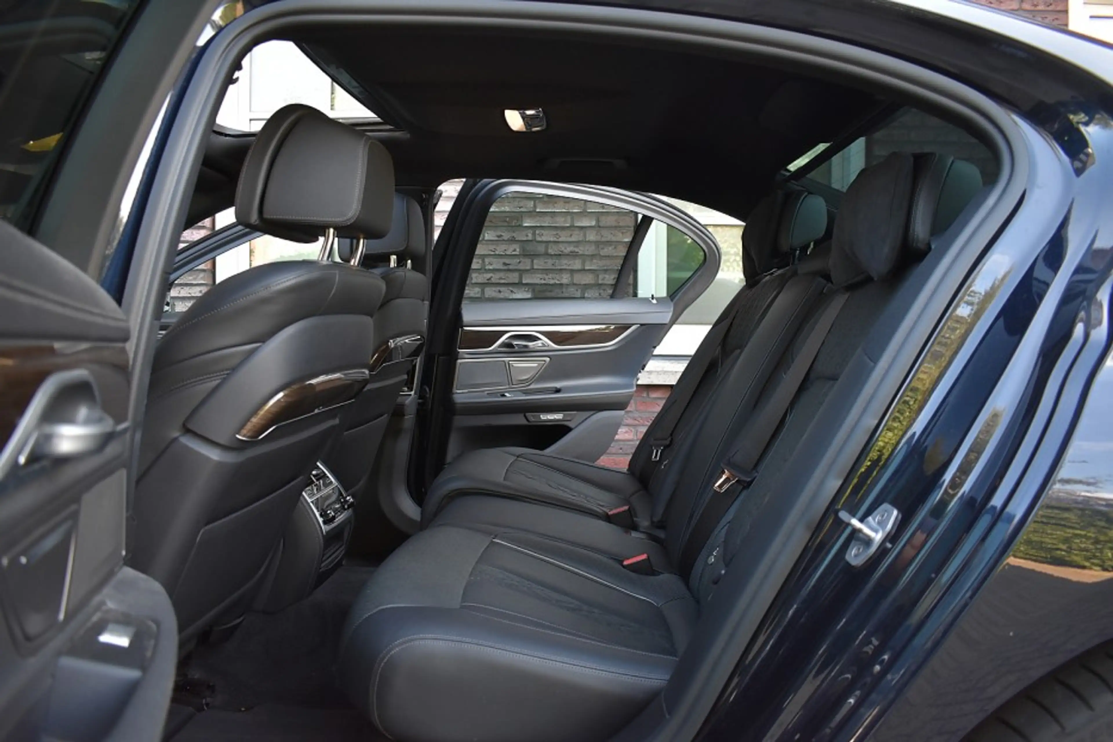 BMW 750 7 Series 750i xDrive High Executive/Trekhaak/Schui — photo 4