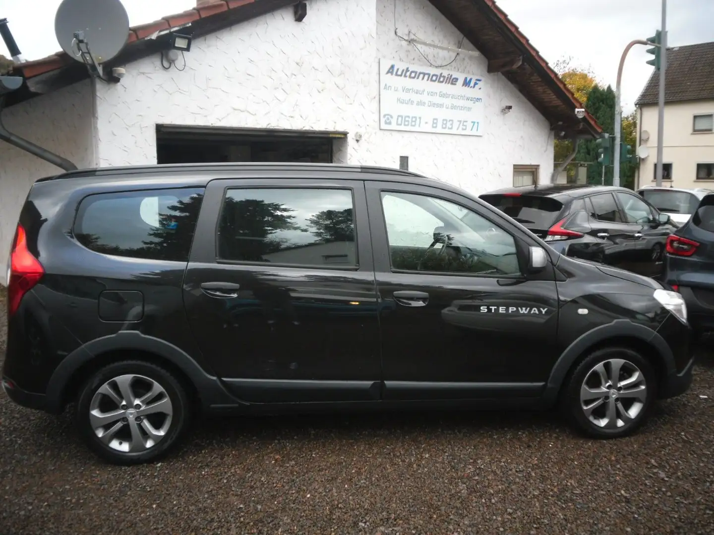 Dacia Lodgy Stepway 1. Hand 29000KM Navi  116PS Kamera Noir - 1