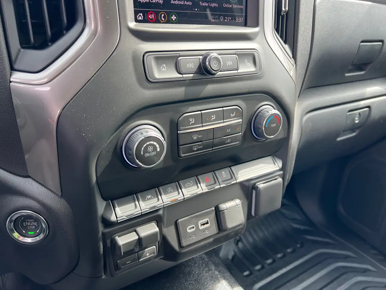 Chevrolet Silverado 1500 снимка Chevrolet Silverado 1500