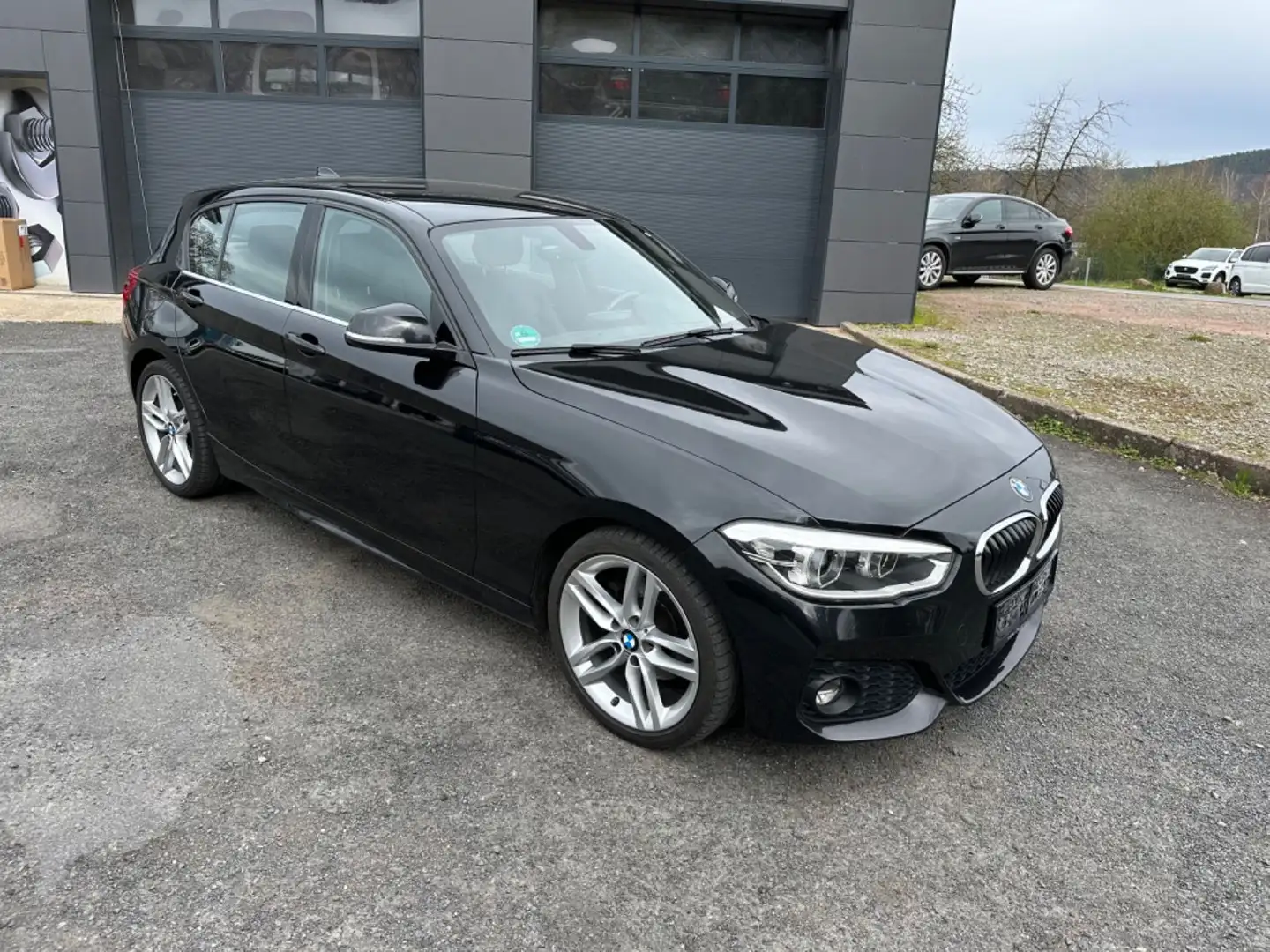 BMW 120 d M Sport,Leder+Navi+LED+Harman Cardon+PDC Schwarz - 1