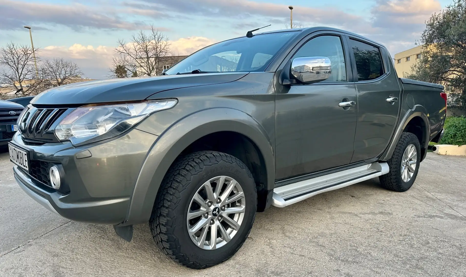 Mitsubishi L200 2.4 DI-D/181CV Double Cab Intense Hp Mivec SDA Green - 1