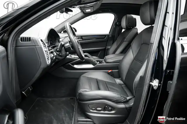 Porsche Cayenne Coupe Turbo S E-Hybrid PHEV Top Ausstattung / Ers Ansicht 28