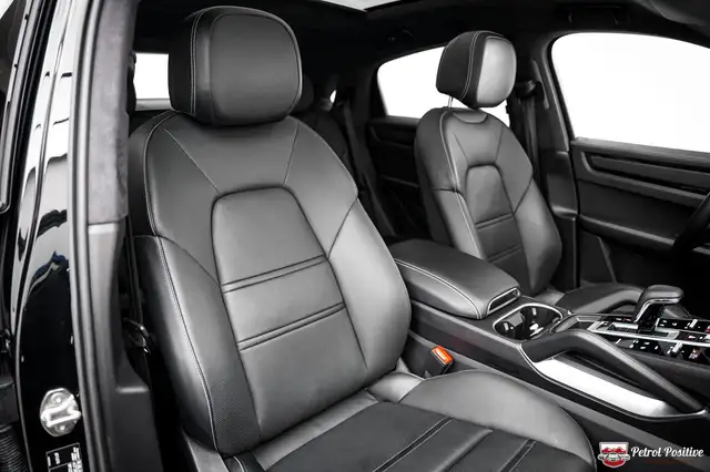 Porsche Cayenne Coupe Turbo S E-Hybrid PHEV Top Ausstattung / Ers Ansicht 42