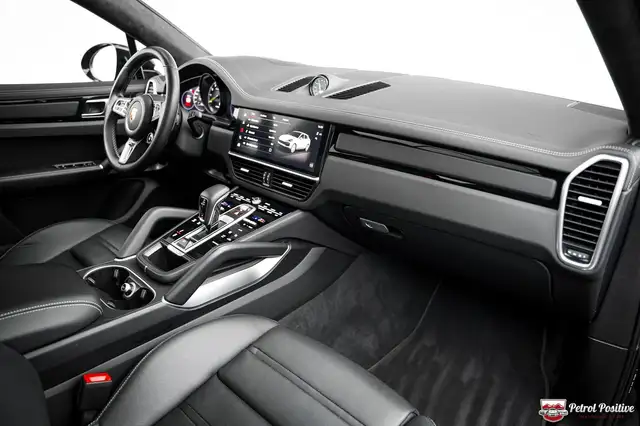 Porsche Cayenne Coupe Turbo S E-Hybrid PHEV Top Ausstattung / Ers Ansicht 43
