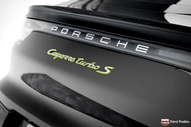 Porsche Cayenne Coupe Turbo S E-Hybrid PHEV Top Ausstattung / Ers Ansicht 16