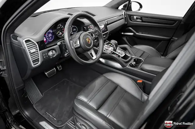 Porsche Cayenne Coupe Turbo S E-Hybrid PHEV Top Ausstattung / Ers Ansicht 31