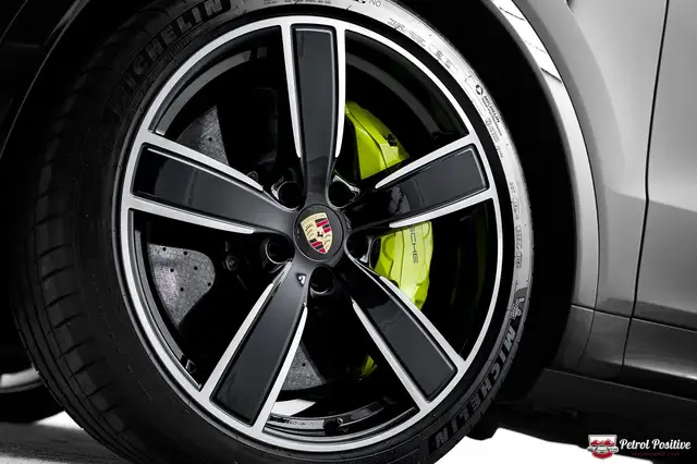 Porsche Cayenne Coupe Turbo S E-Hybrid PHEV Top Ausstattung / Ers Ansicht 5