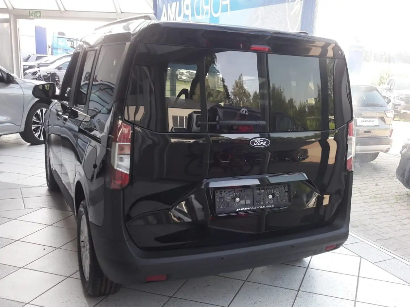 Ford Tourneo Courier Titanium 125 PS EcoBoost Schalter **NEU** Noir - 2
