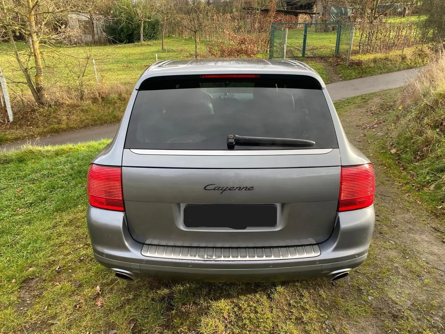 Porsche Cayenne - 2