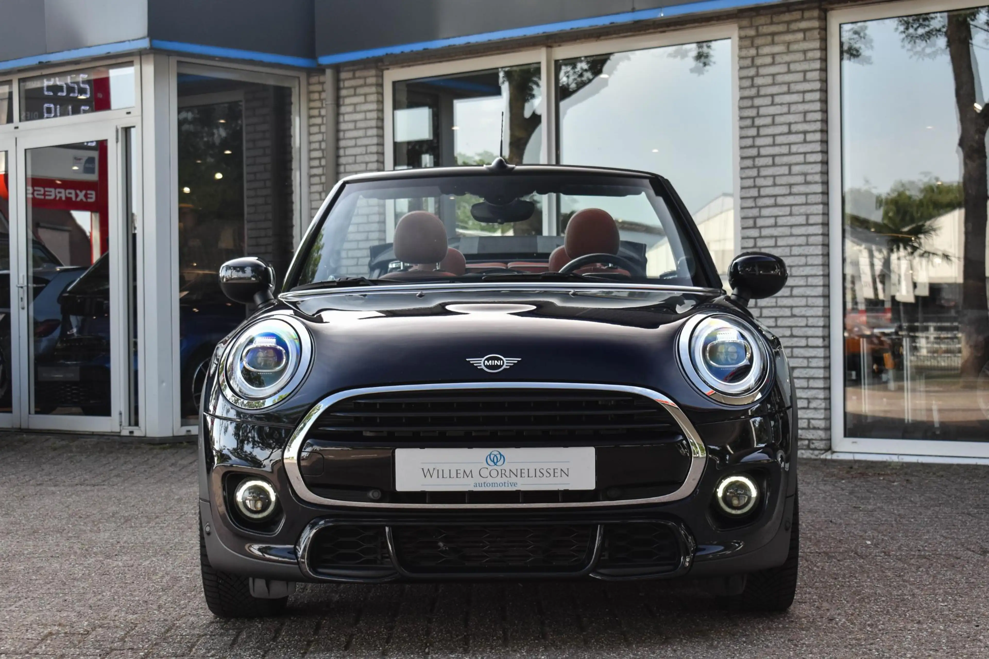 MINI John Cooper Works Cabrio 1.5 Aut. JCW Pack Leder Navi Pro Apple Harm Mini M — photo 9
