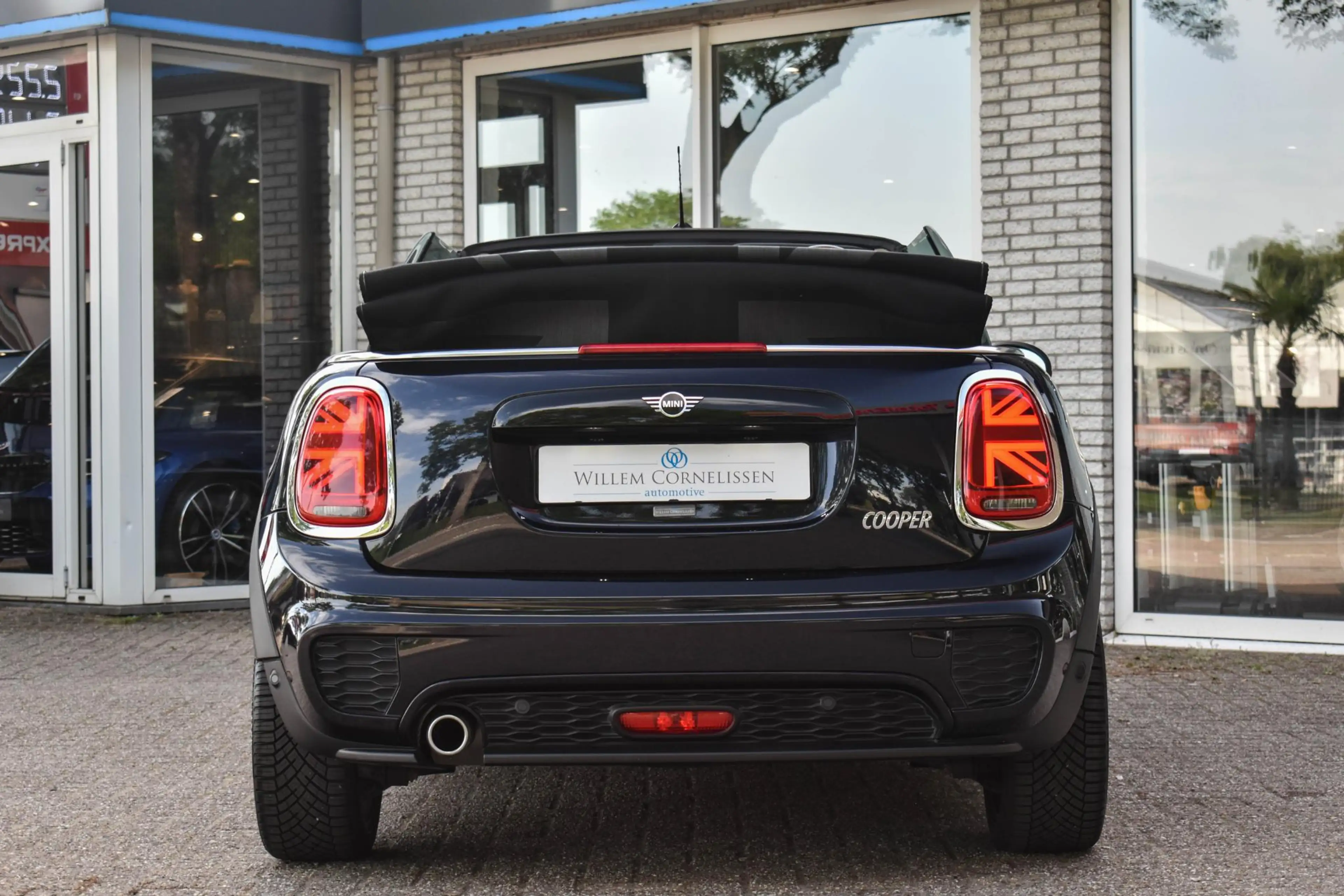MINI John Cooper Works Cabrio 1.5 Aut. JCW Pack Leder Navi Pro Apple Harm Mini M — photo 31
