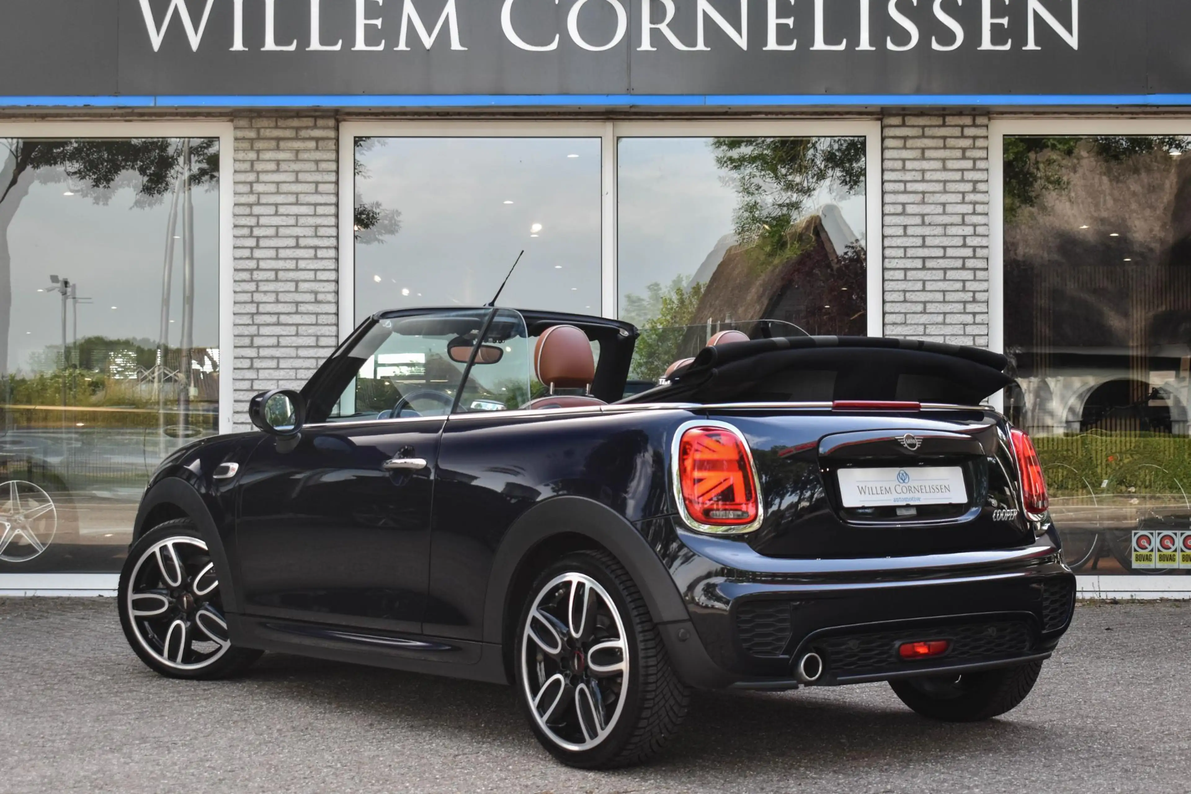 MINI John Cooper Works Cabrio 1.5 Aut. JCW Pack Leder Navi Pro Apple Harm Mini M — photo 16