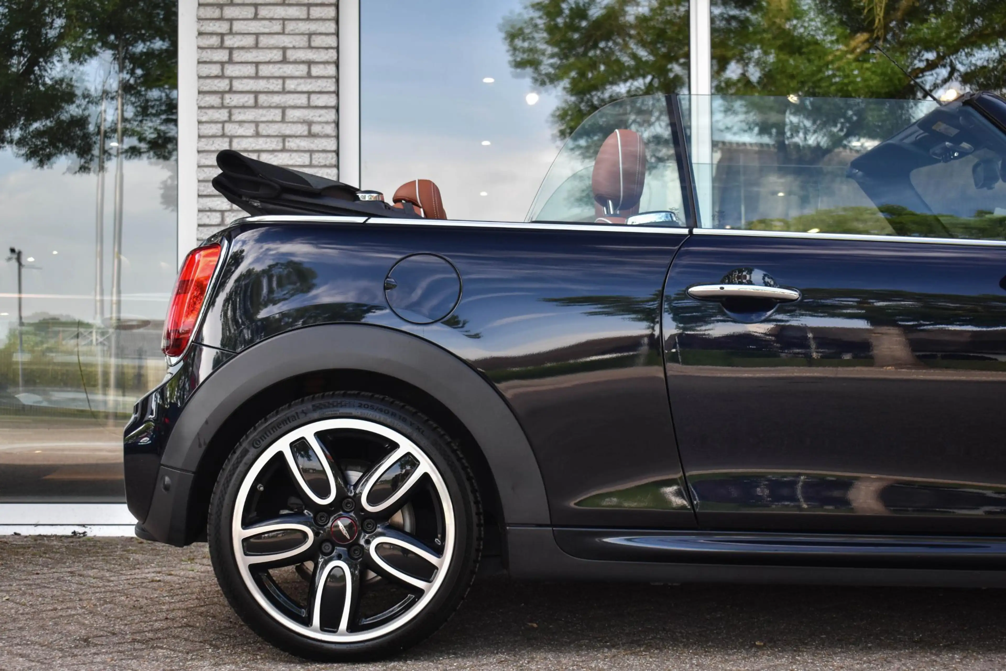 MINI John Cooper Works Cabrio 1.5 Aut. JCW Pack Leder Navi Pro Apple Harm Mini M — photo 37