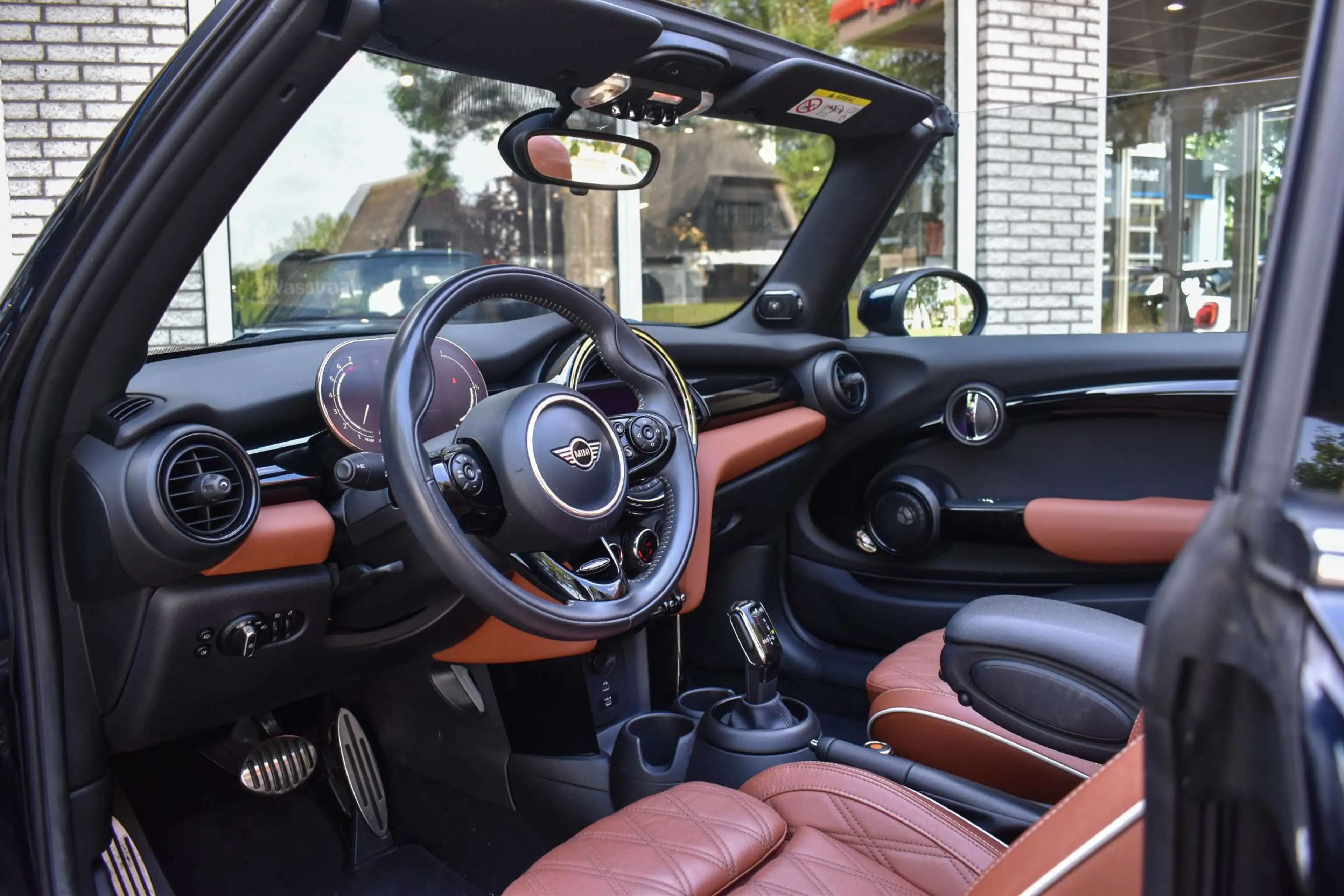 MINI John Cooper Works Cabrio 1.5 Aut. JCW Pack Leder Navi Pro Apple Harm Mini M — photo 18