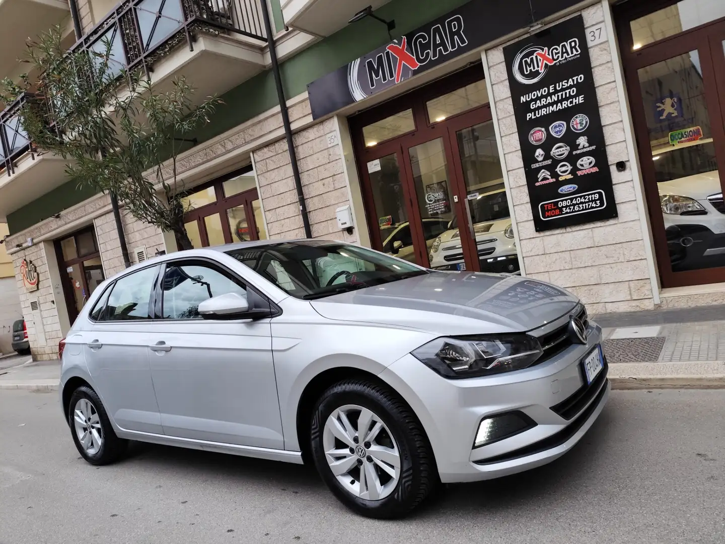 Volkswagen Polo Business 1.0 TGI 5p. Comfortline BlueMotion Techno Gris - 1