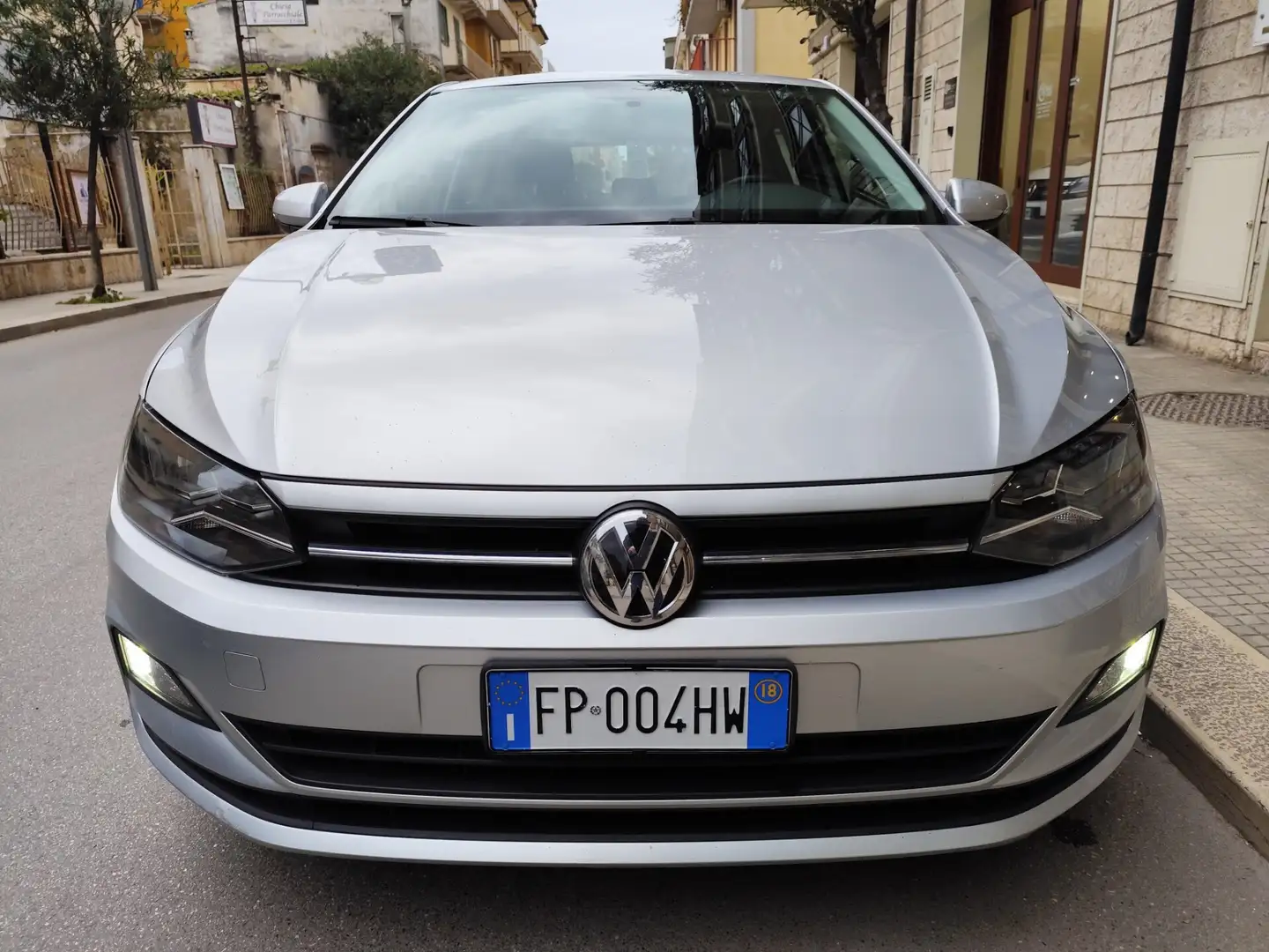 Volkswagen Polo Business 1.0 TGI 5p. Comfortline BlueMotion Techno Gris - 2