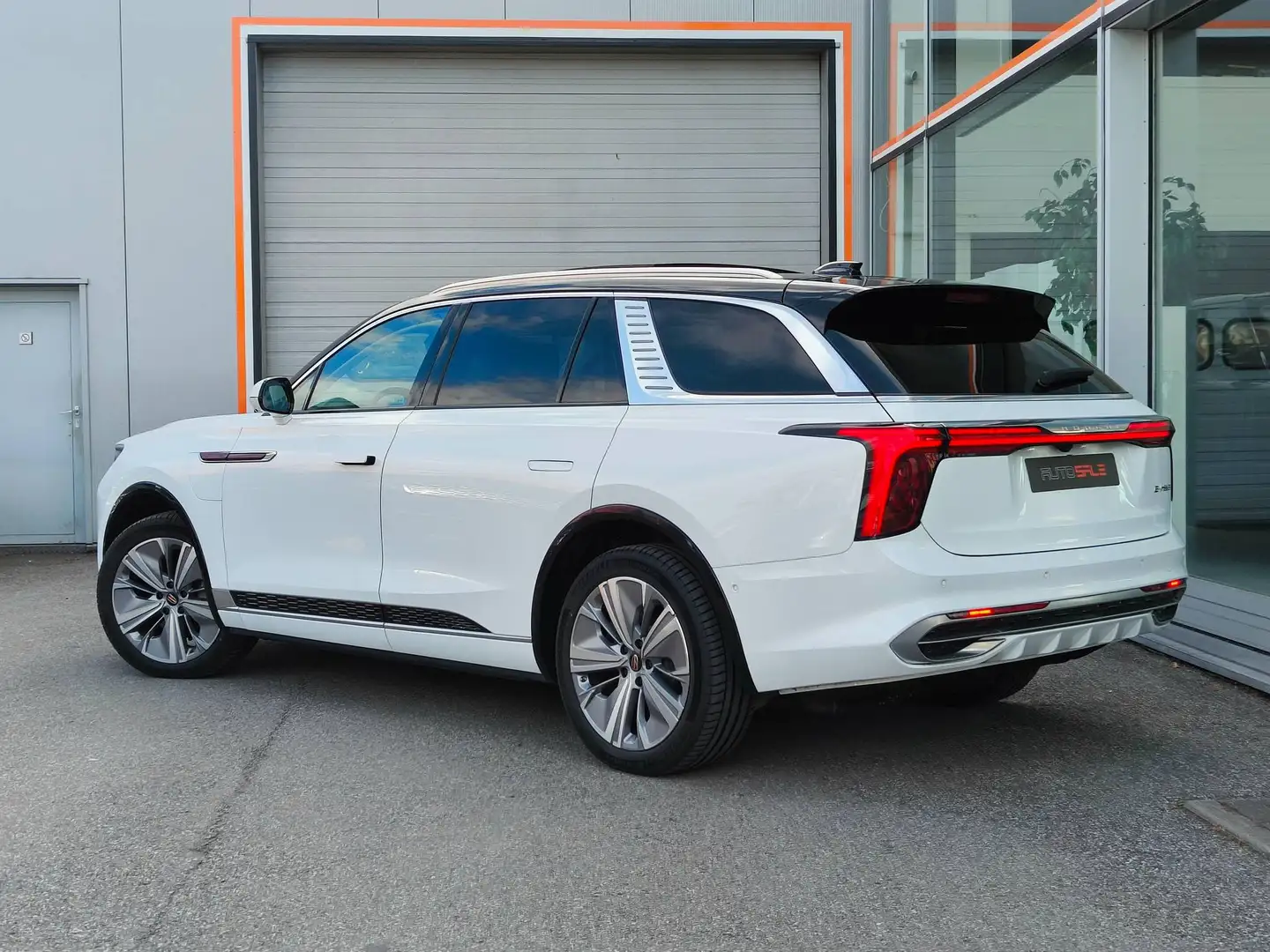 Hongqi E-HS9 99kW 551ps President 6 Seats/Pano/Air susp/HeatPump Weiß - 2