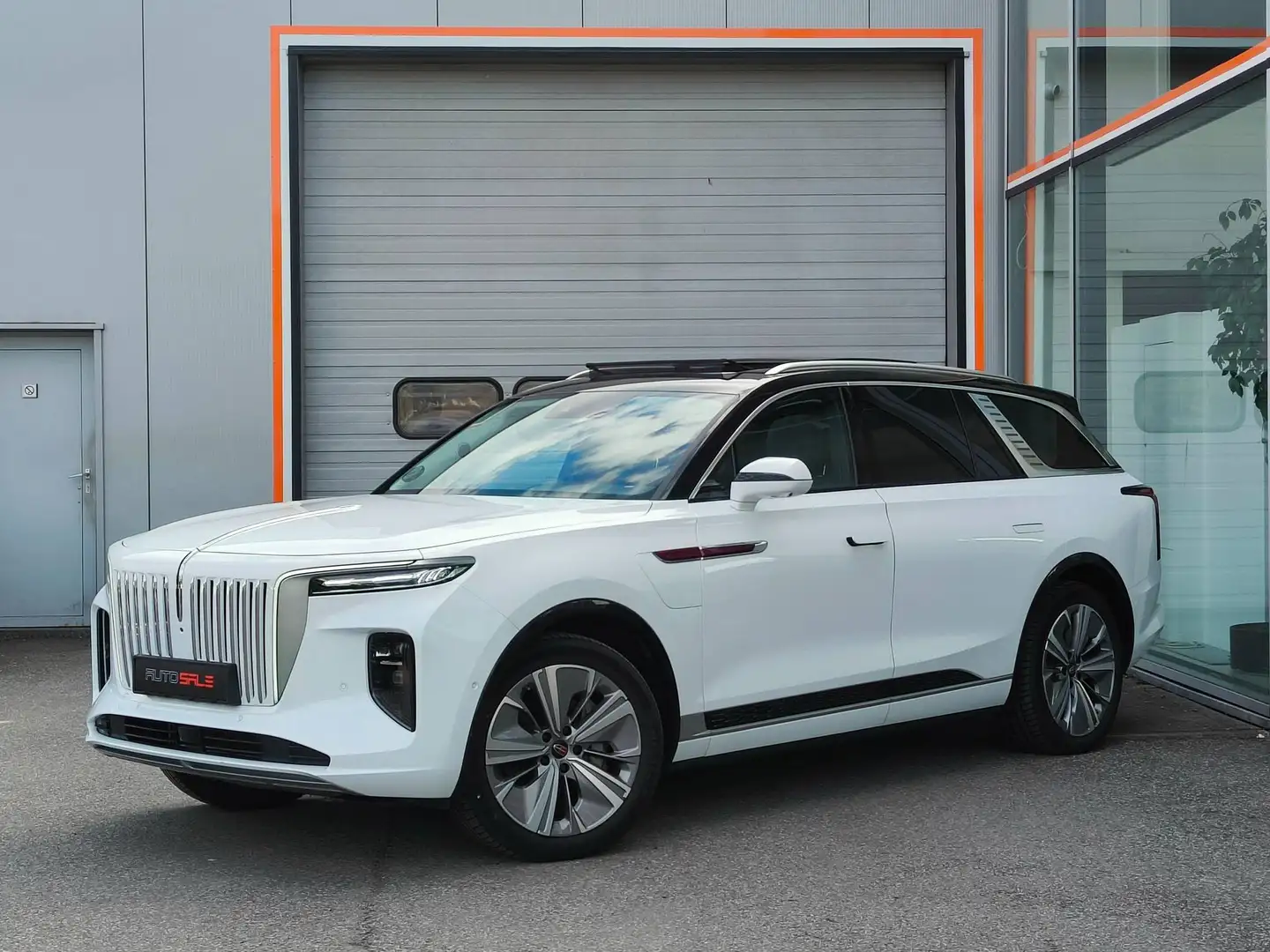 Hongqi E-HS9 99kW 551ps President 6 Seats/Pano/Air susp/HeatPump Weiß - 1