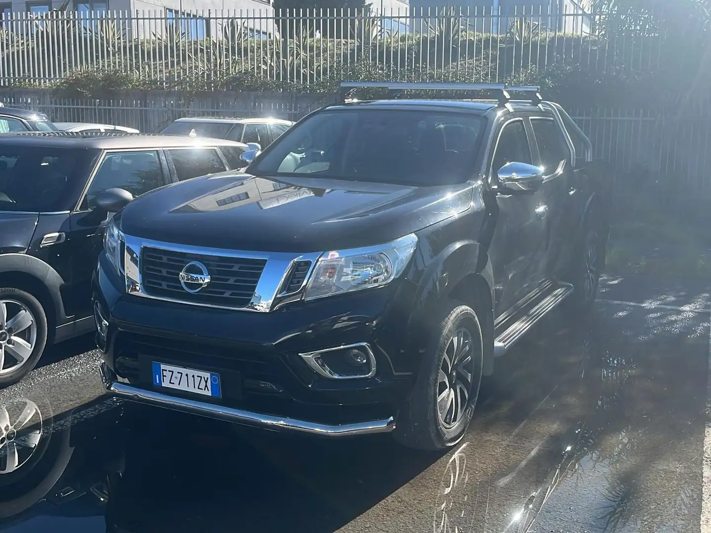 Nissan Navara Navara III 2016 2.3 dci d.cab Tekna 4wd 190cv E6 Noir - 1