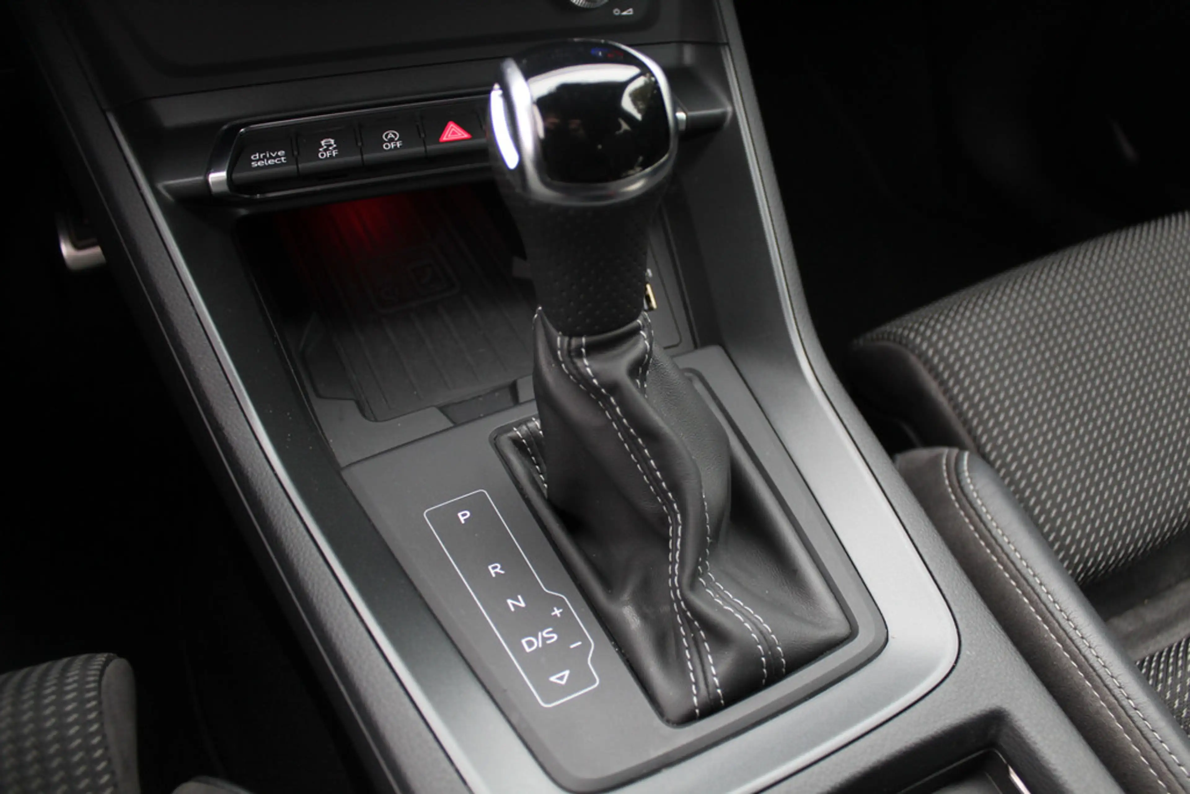 Audi Q3 35 TFSI S Line / CarPlay / Parkeerhulp V+A / 18'' — photo 26
