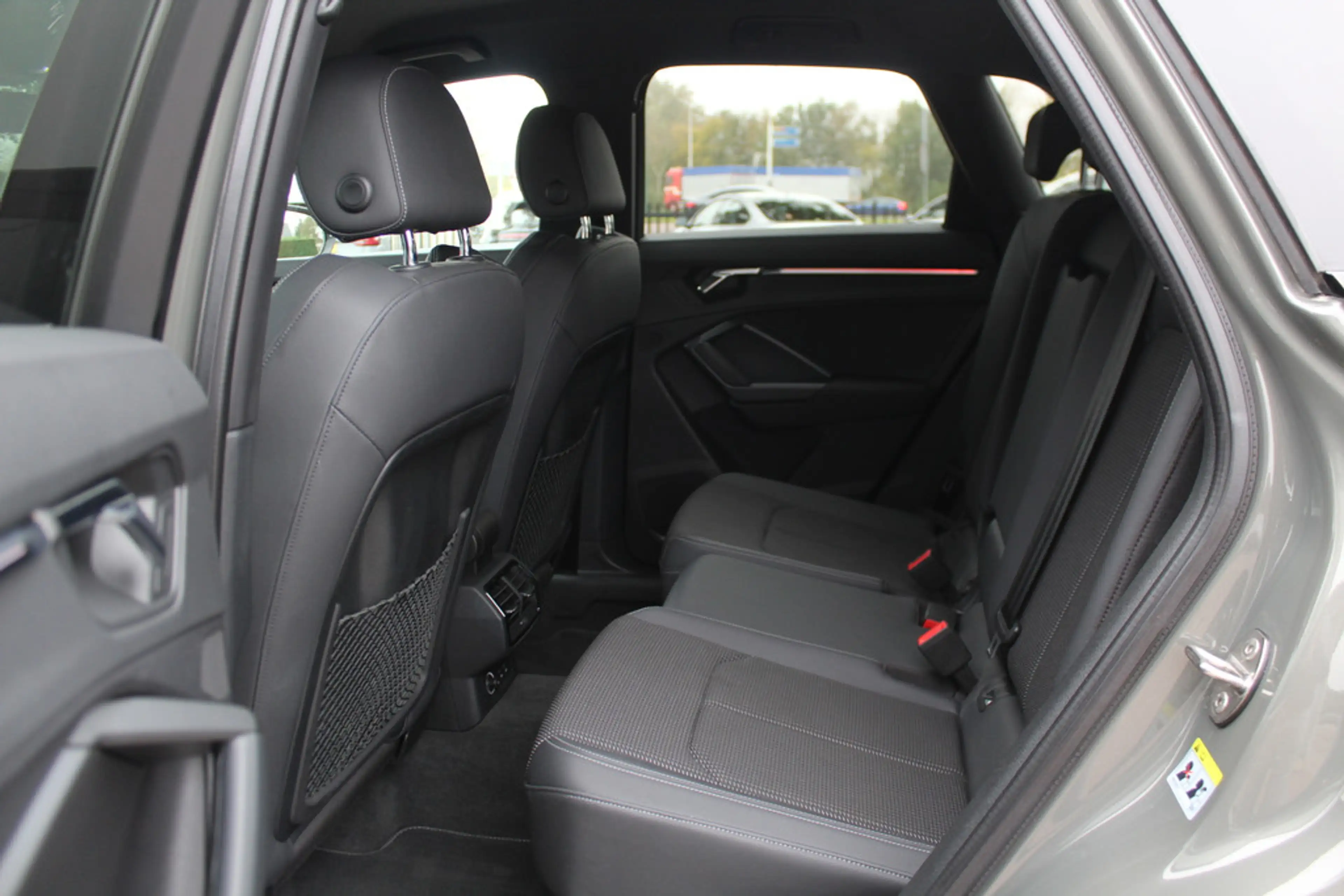 Audi Q3 35 TFSI S Line / CarPlay / Parkeerhulp V+A / 18'' — photo 10