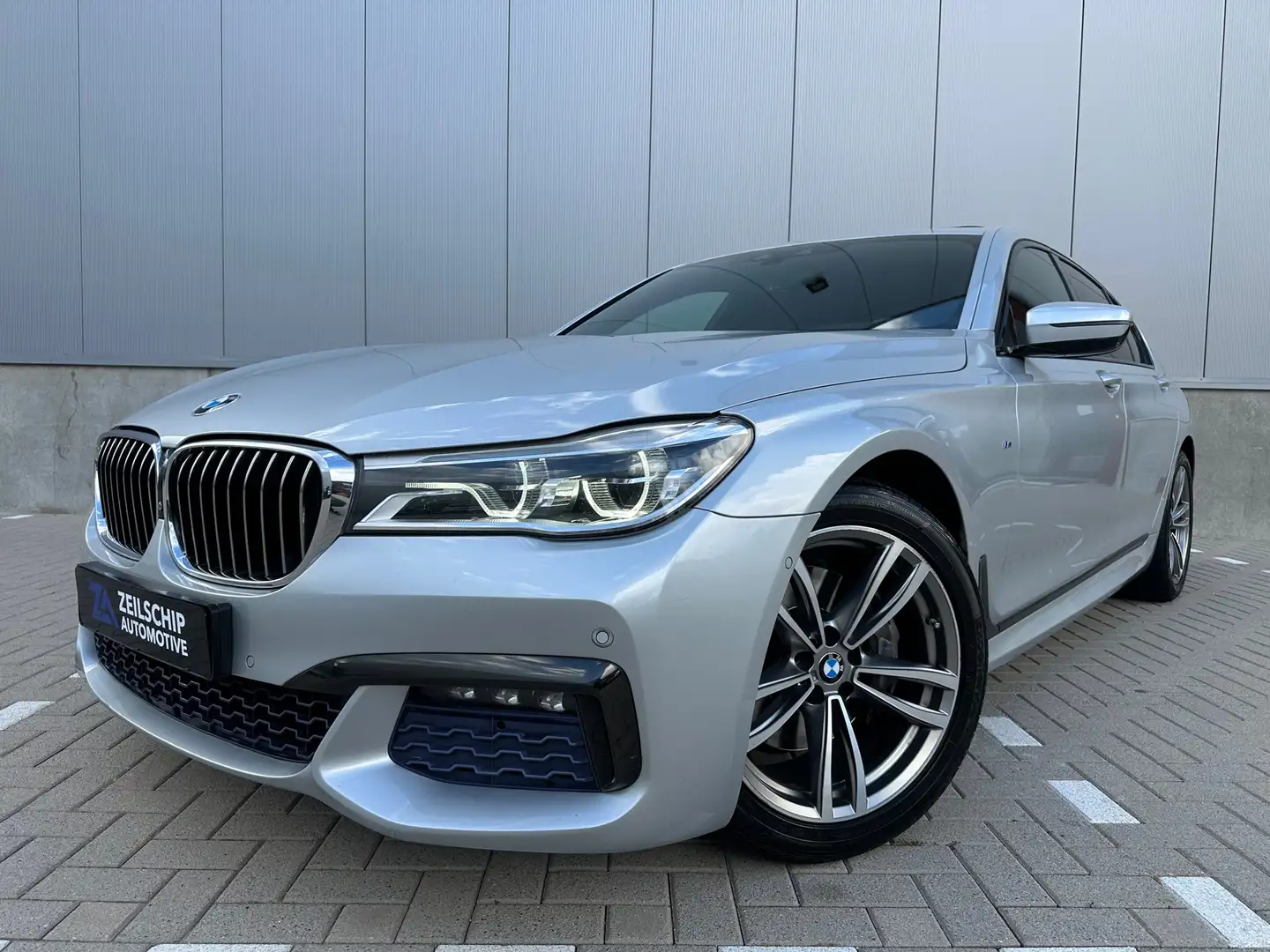 BMW 730 7-serie 730d High Executive M-Pakket HUD Soft 360 Grau - 1