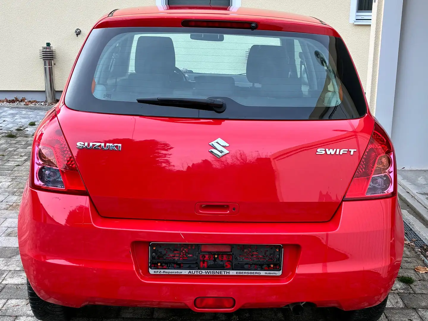 Suzuki Swift Swift Fließheck  5-Türer 1.3 Comfort Rot - 2
