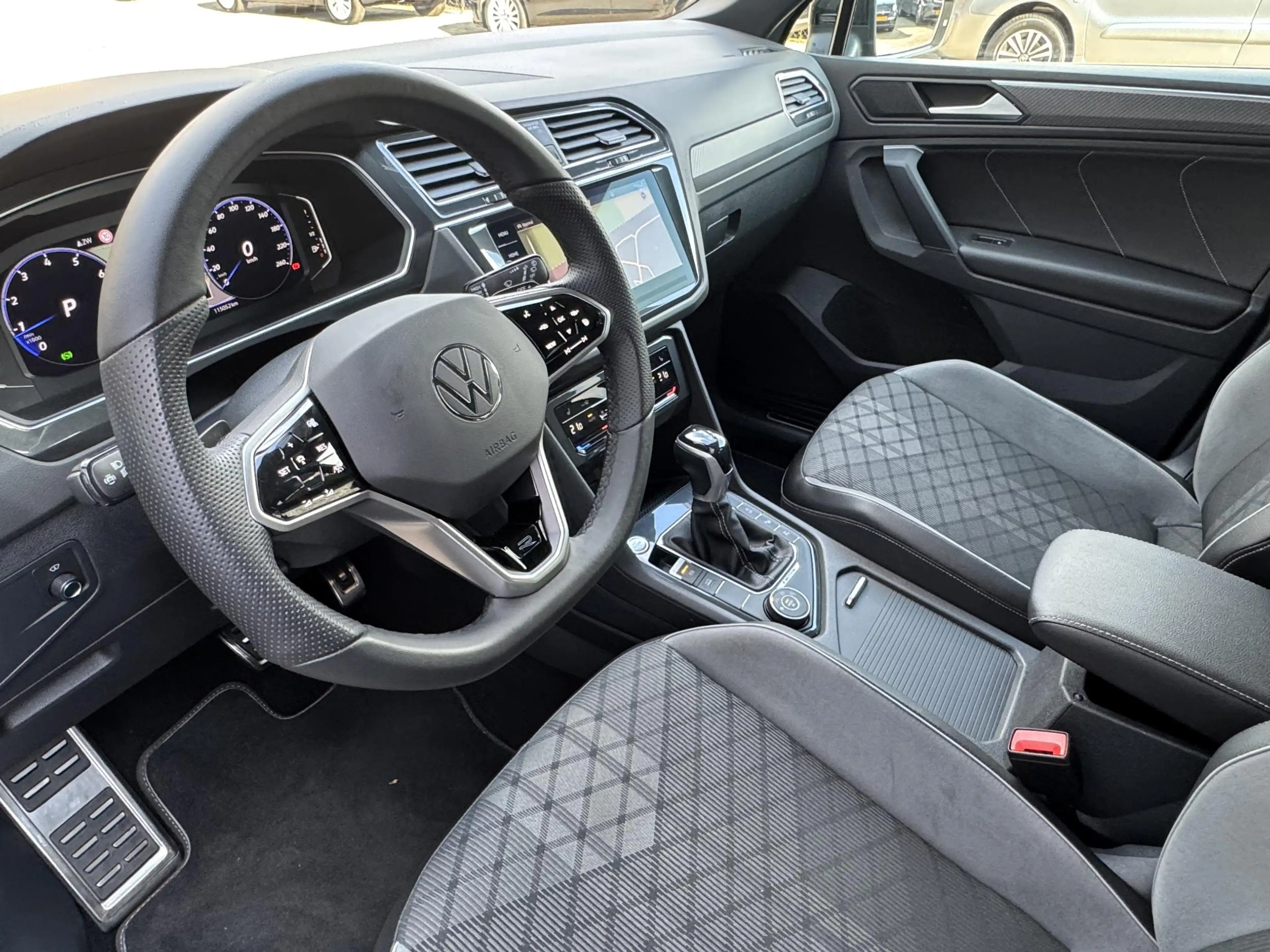 Volkswagen Tiguan 2.0 TSI 4Motion R-Line 245PK Pano/Trekhaak/115dkm — photo 13