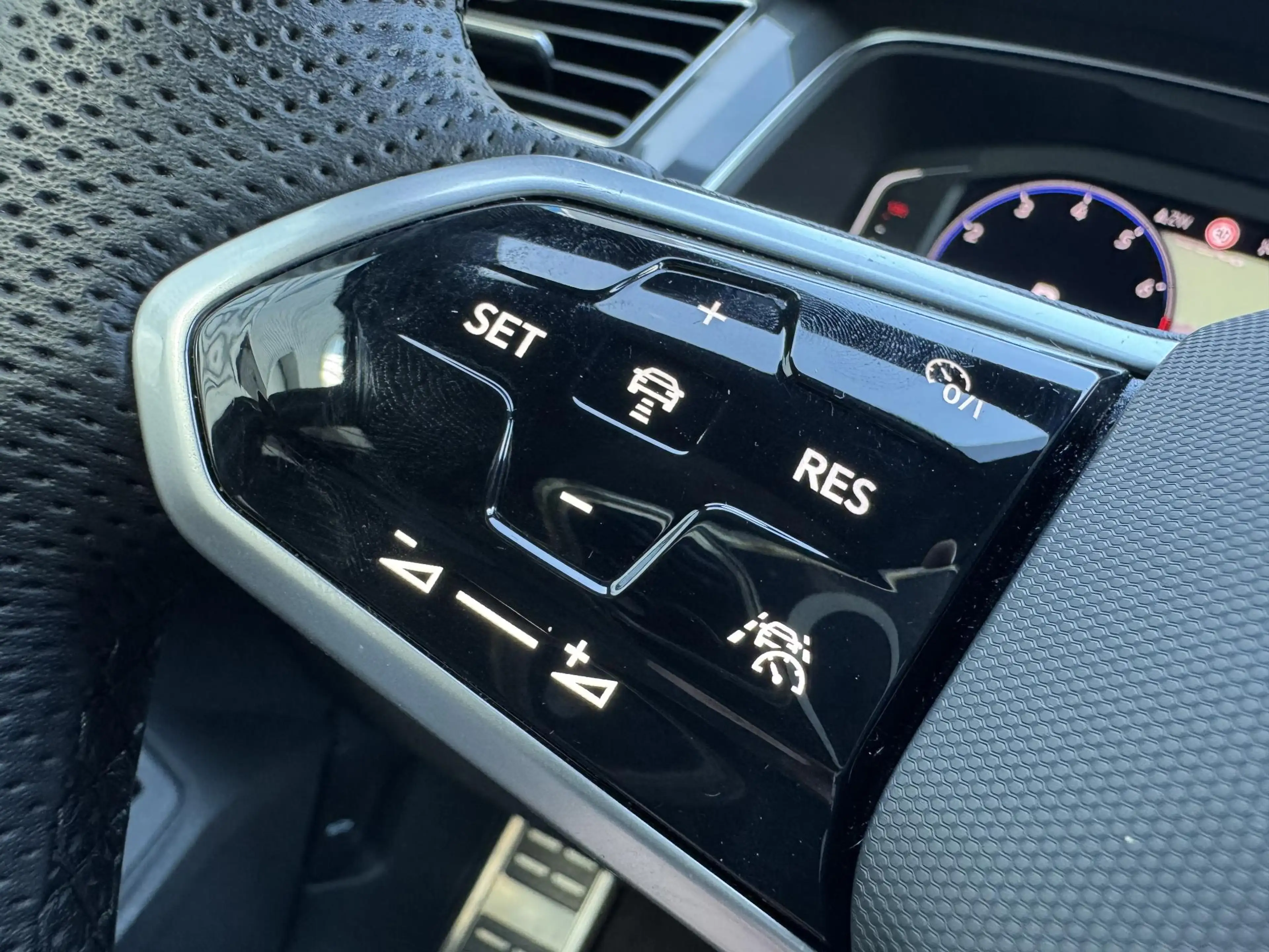 Volkswagen Tiguan 2.0 TSI 4Motion R-Line 245PK Pano/Trekhaak/115dkm — photo 31