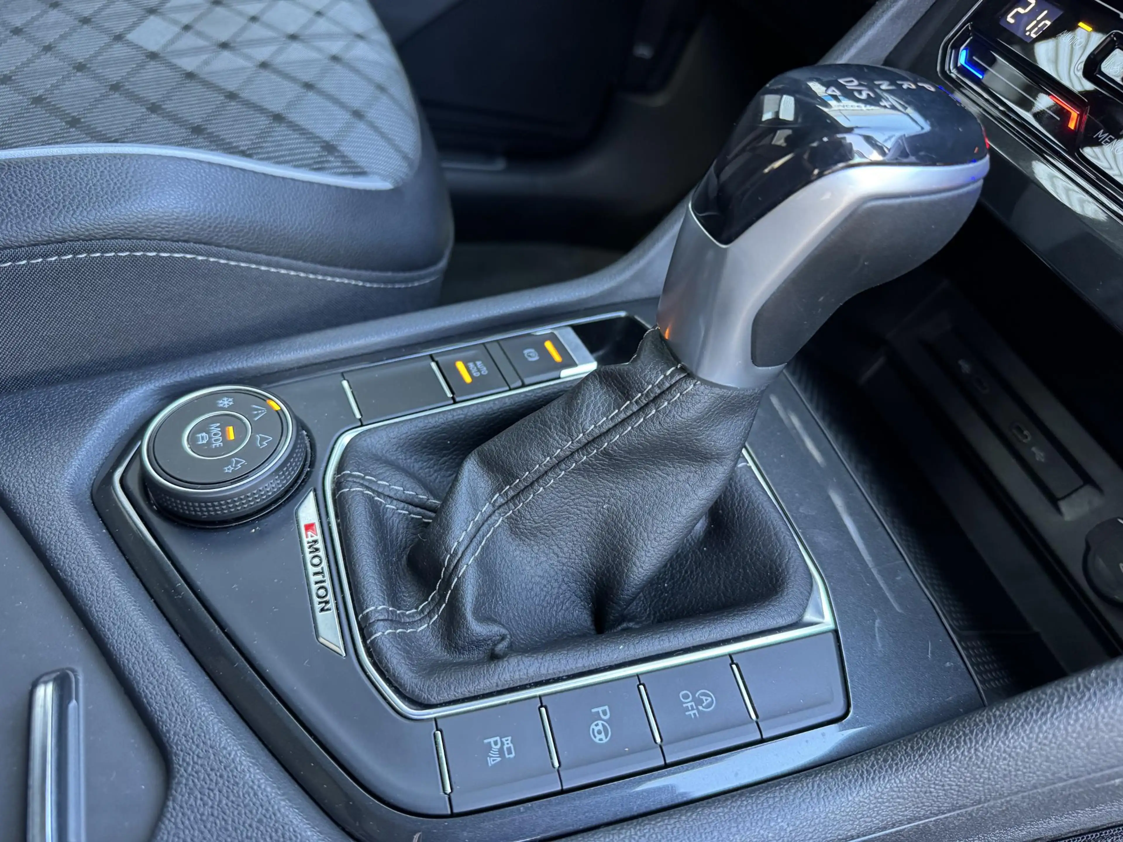 Volkswagen Tiguan 2.0 TSI 4Motion R-Line 245PK Pano/Trekhaak/115dkm — photo 22